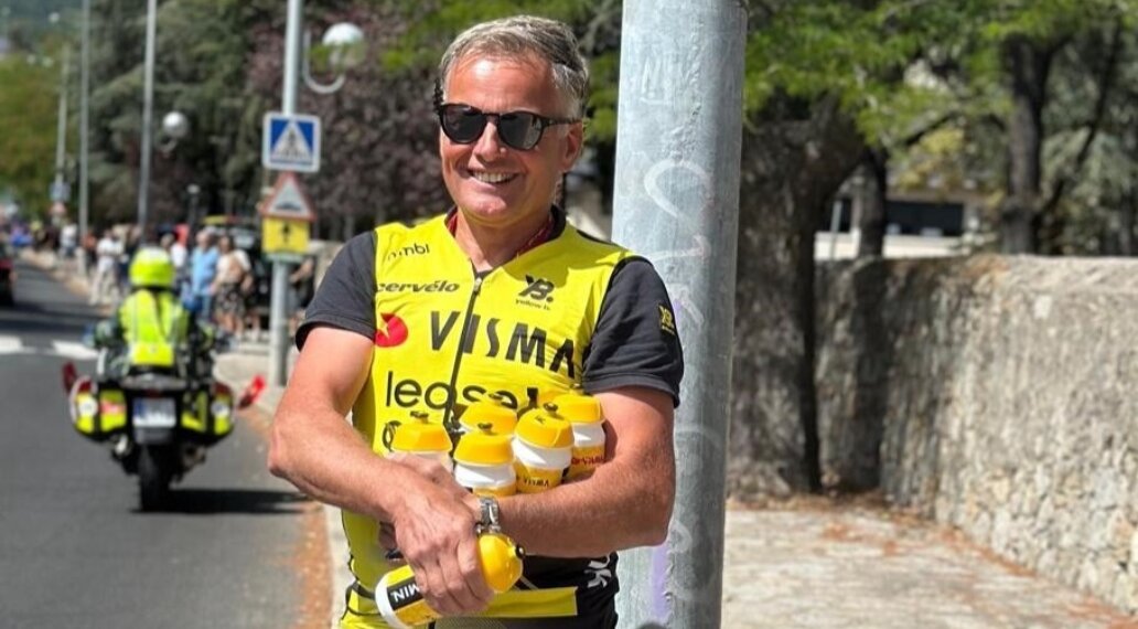 A conversation with Eddy Bouwmans, hospitality coordinator at Team Visma | Lease a Bike