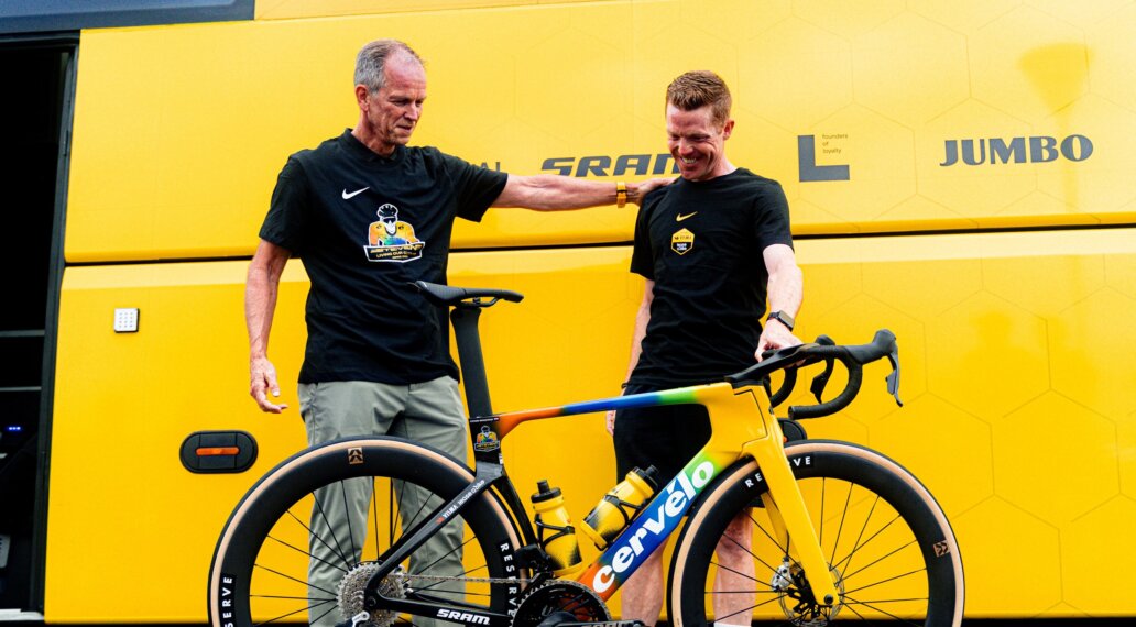Kruijswijk receives special farewell at Vuelta a España: 'He was happy, surprised and overwhelmed'