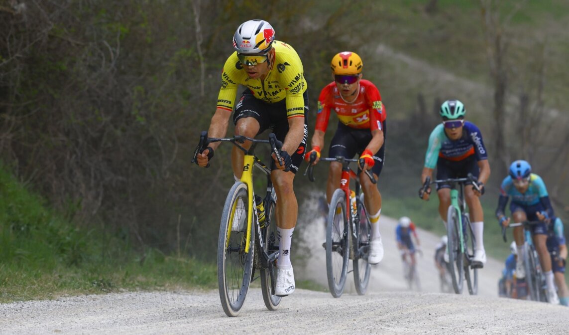Jorgenson en Van Aert knokken zich naar toptienplaats in Strade Bianche