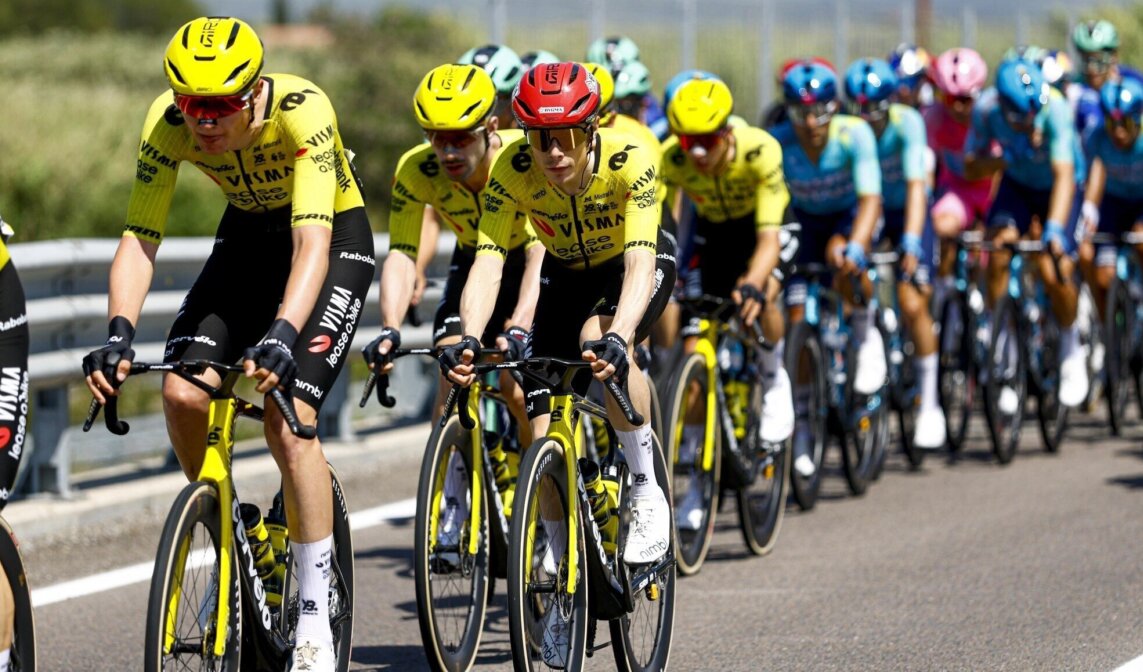 Team Visma | Lease a Bike kent probleemloze eerste Giro d’Italia-rit op Italiaanse bodem