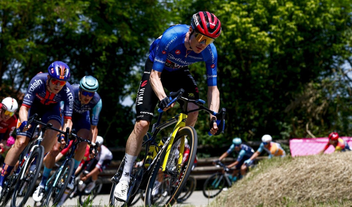 Team Visma | Lease a Bike watches breakaway battle for stage win in Giro d’Italia