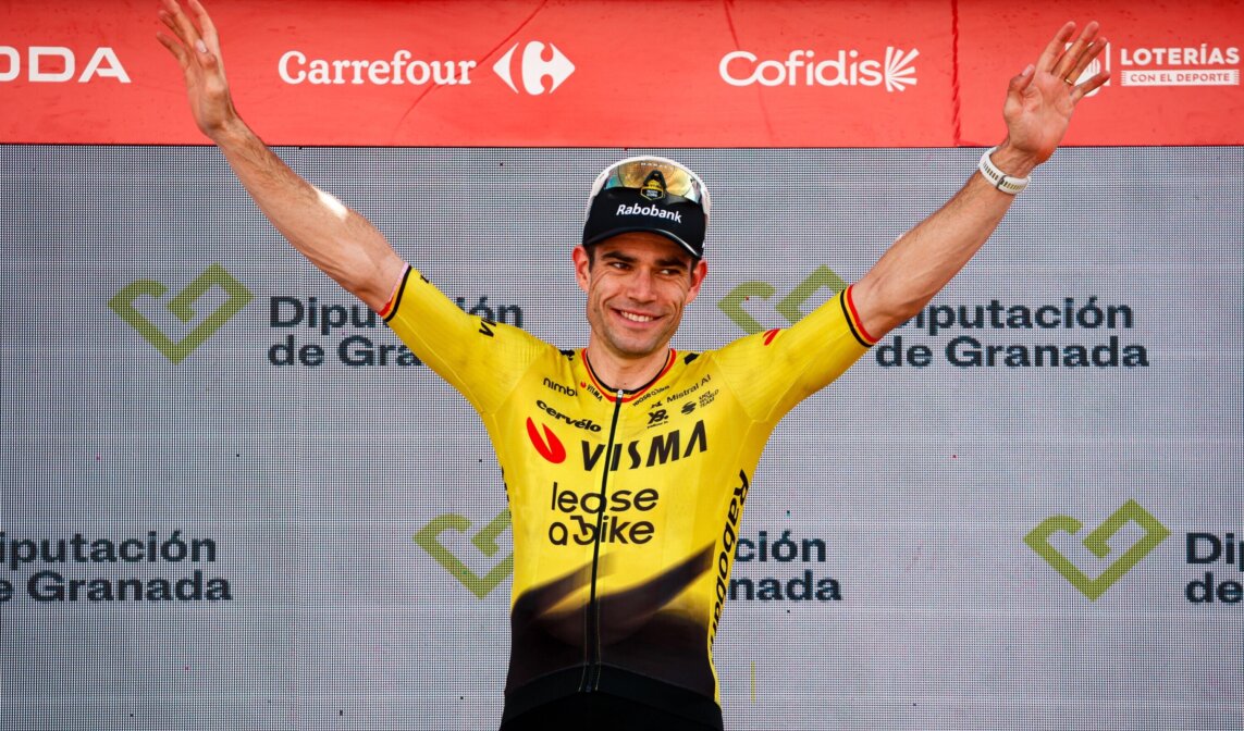 Van Aert wint dertiende etappe Vuelta a España na sterk teamwerk