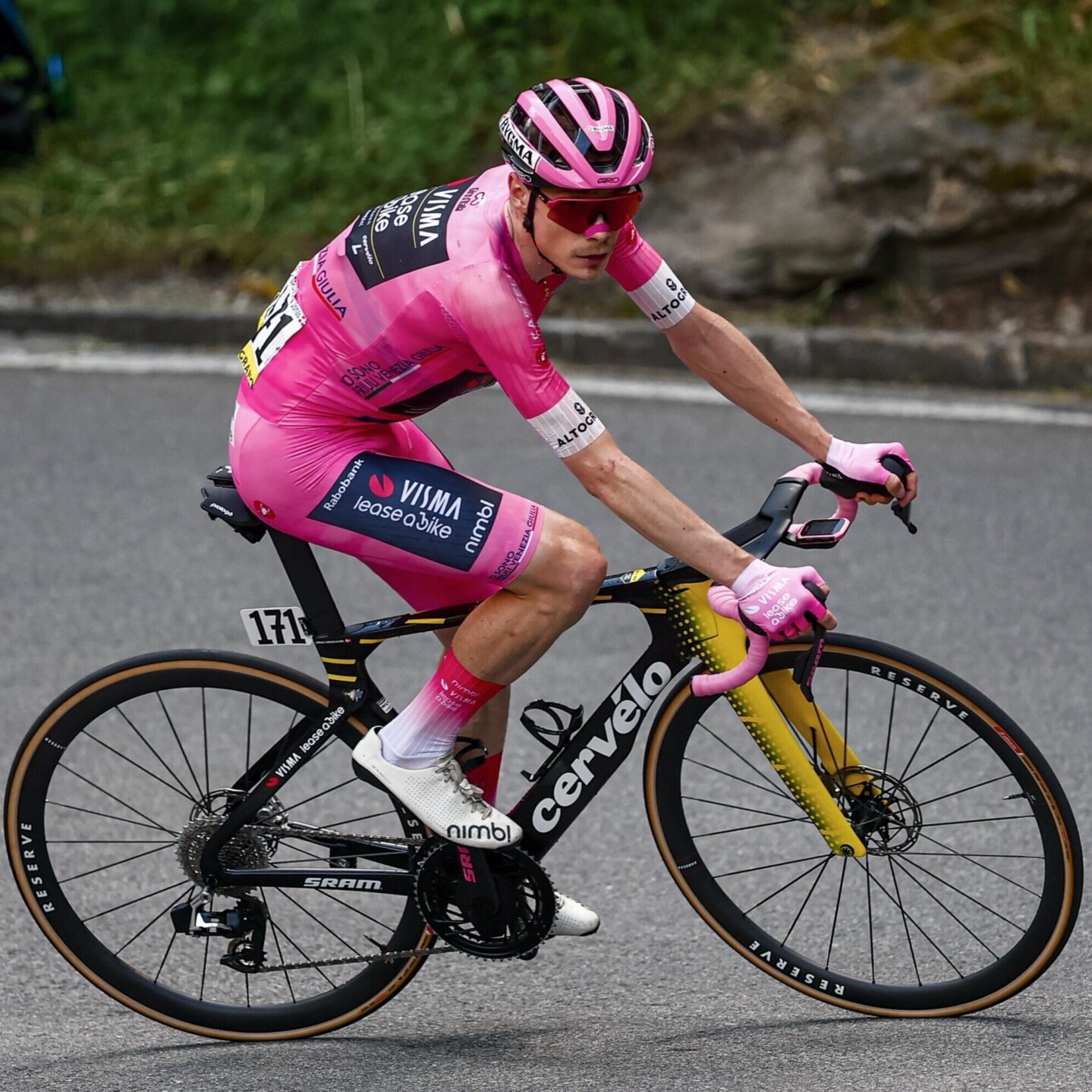 Pink jersey Giro d'Italia 2026 - Team Visma | Lease a Bike