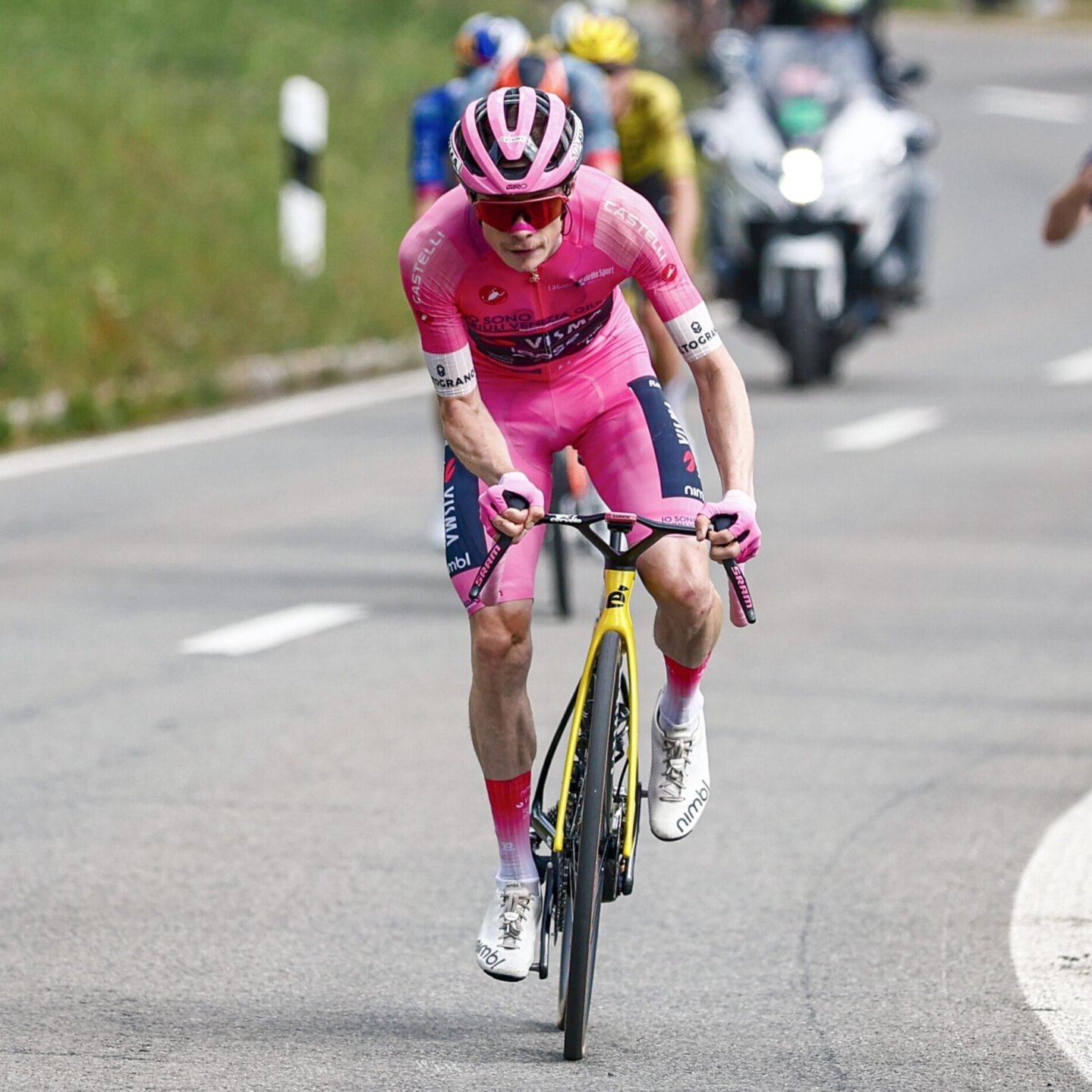 Pink jersey Giro d'Italia 2026 - Team Visma | Lease a Bike