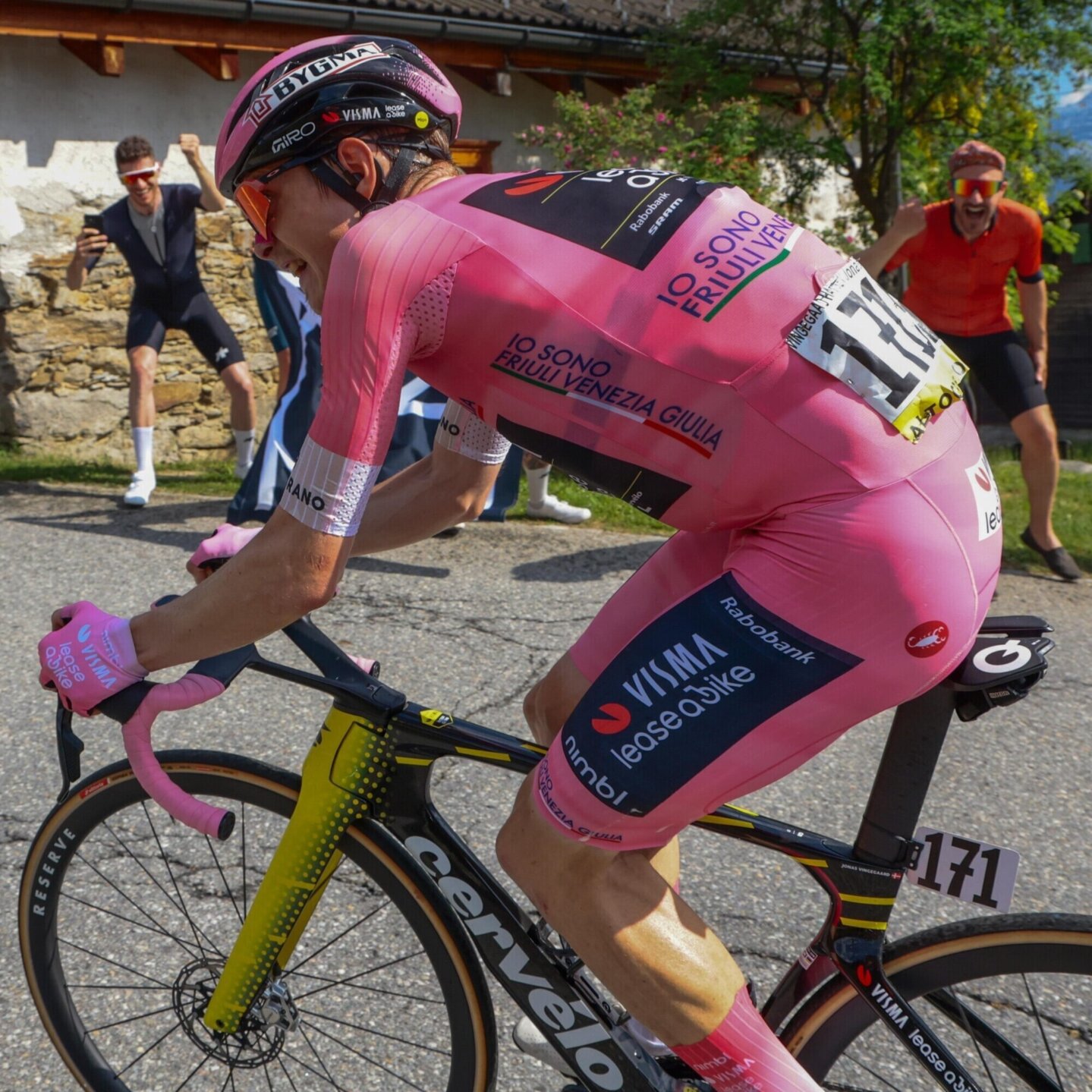 Pink jersey Giro d'Italia 2026 - Team Visma | Lease a Bike