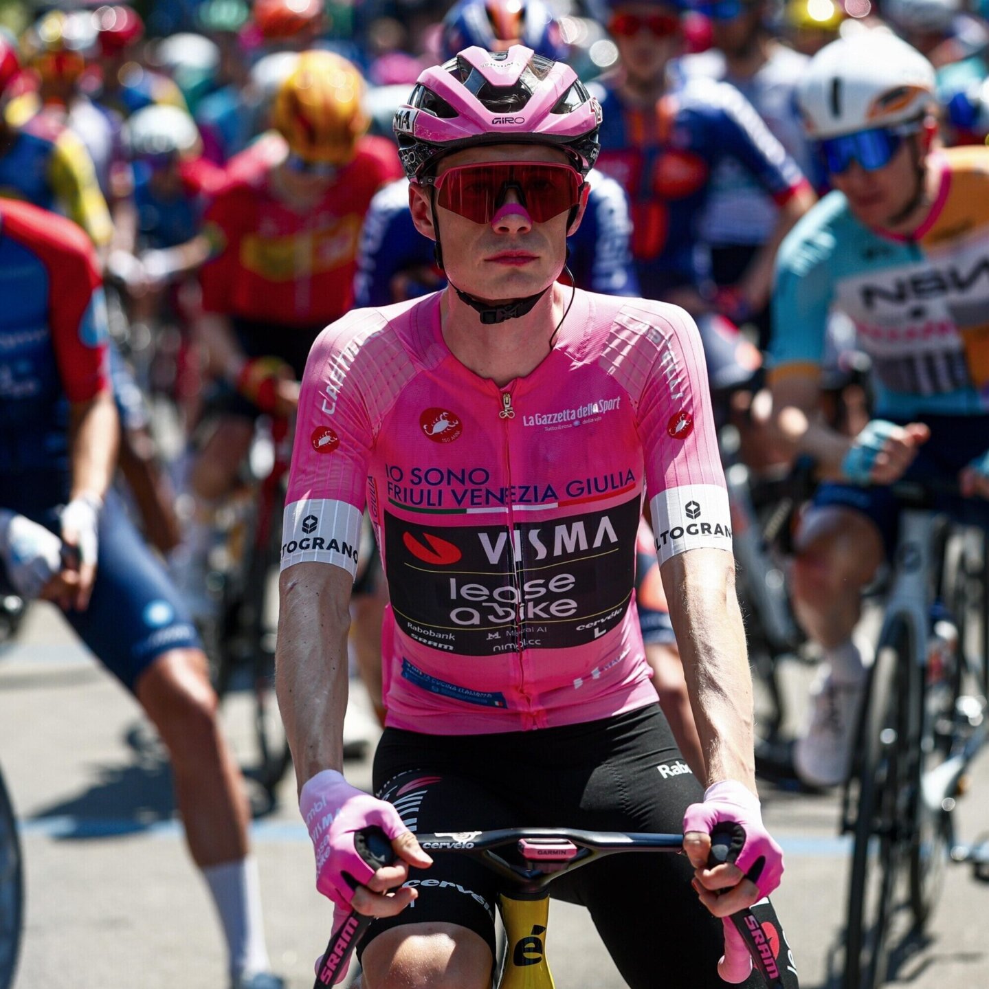 Pink jersey Giro d'Italia 2026 - Team Visma | Lease a Bike