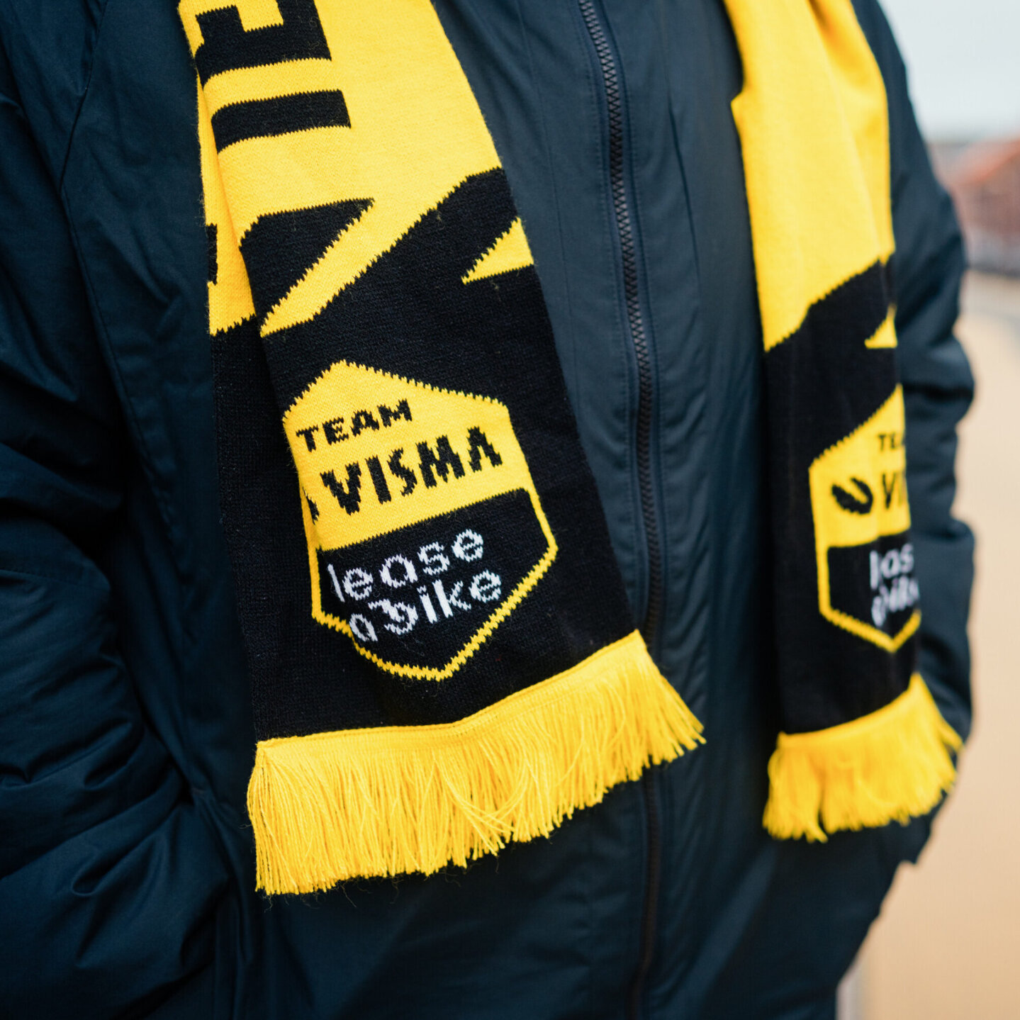 Sjaal - Go Bees - Team Visma | Lease a Bike