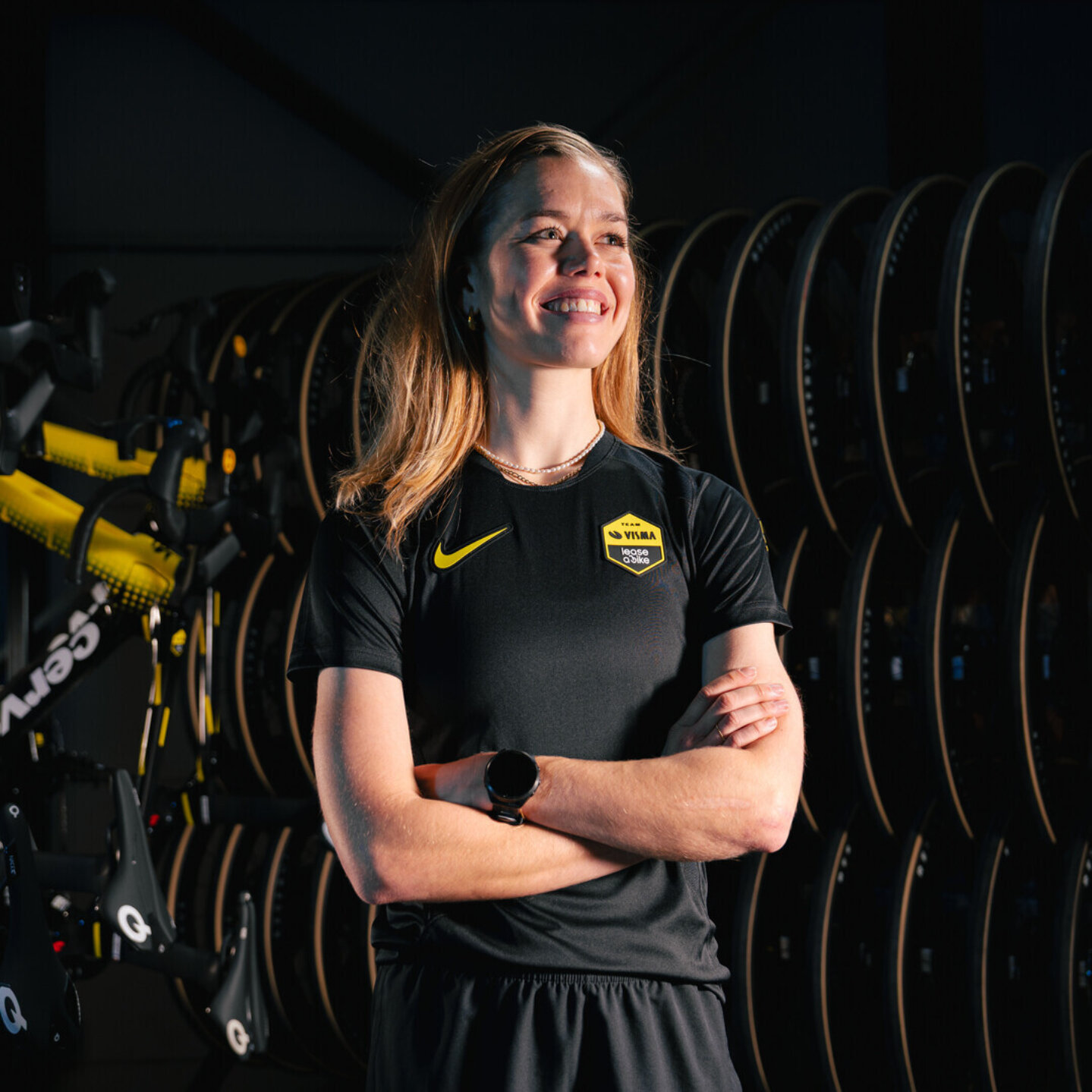 Nike sports shirt women - Team Visma | Lease a Bike