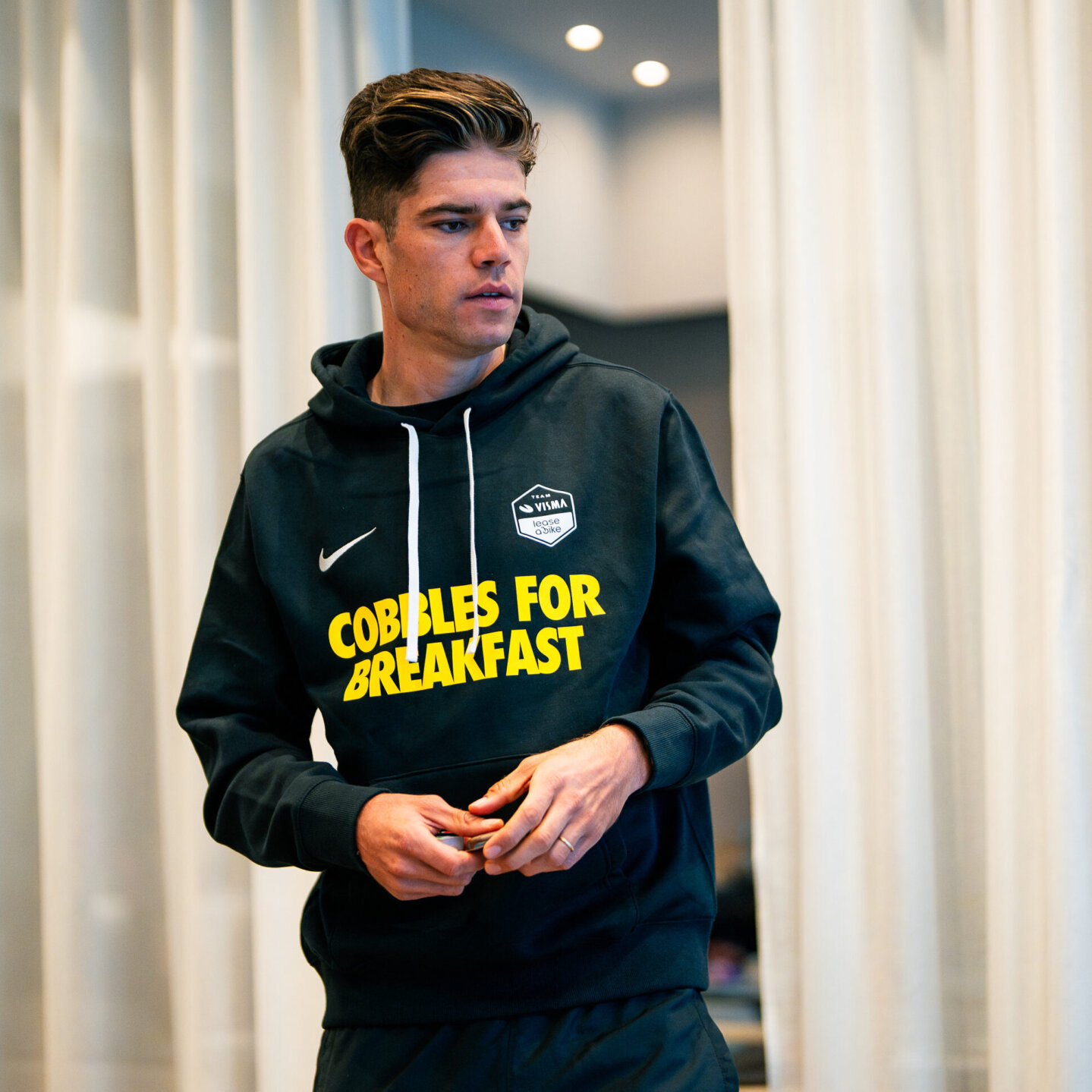 Nike hoodie men - Cobbles for breakfast