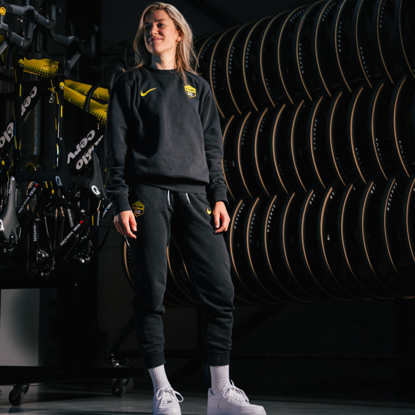 Nike training pants women - Team Visma | Lease a Bike