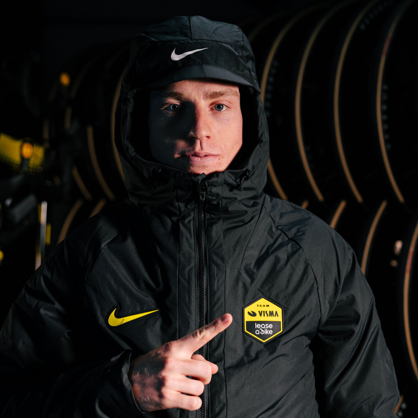 Nike winter jacket unisex - Team Visma | Lease a Bike