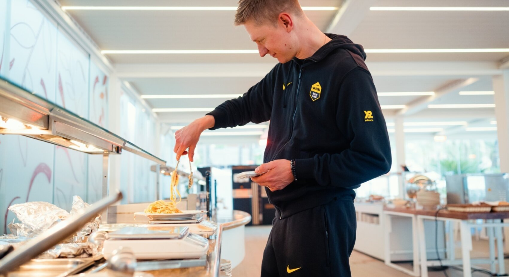 FoodCoach blog: Slimme voedingsstrategieën tegen vermoeidheid bij wielrenners