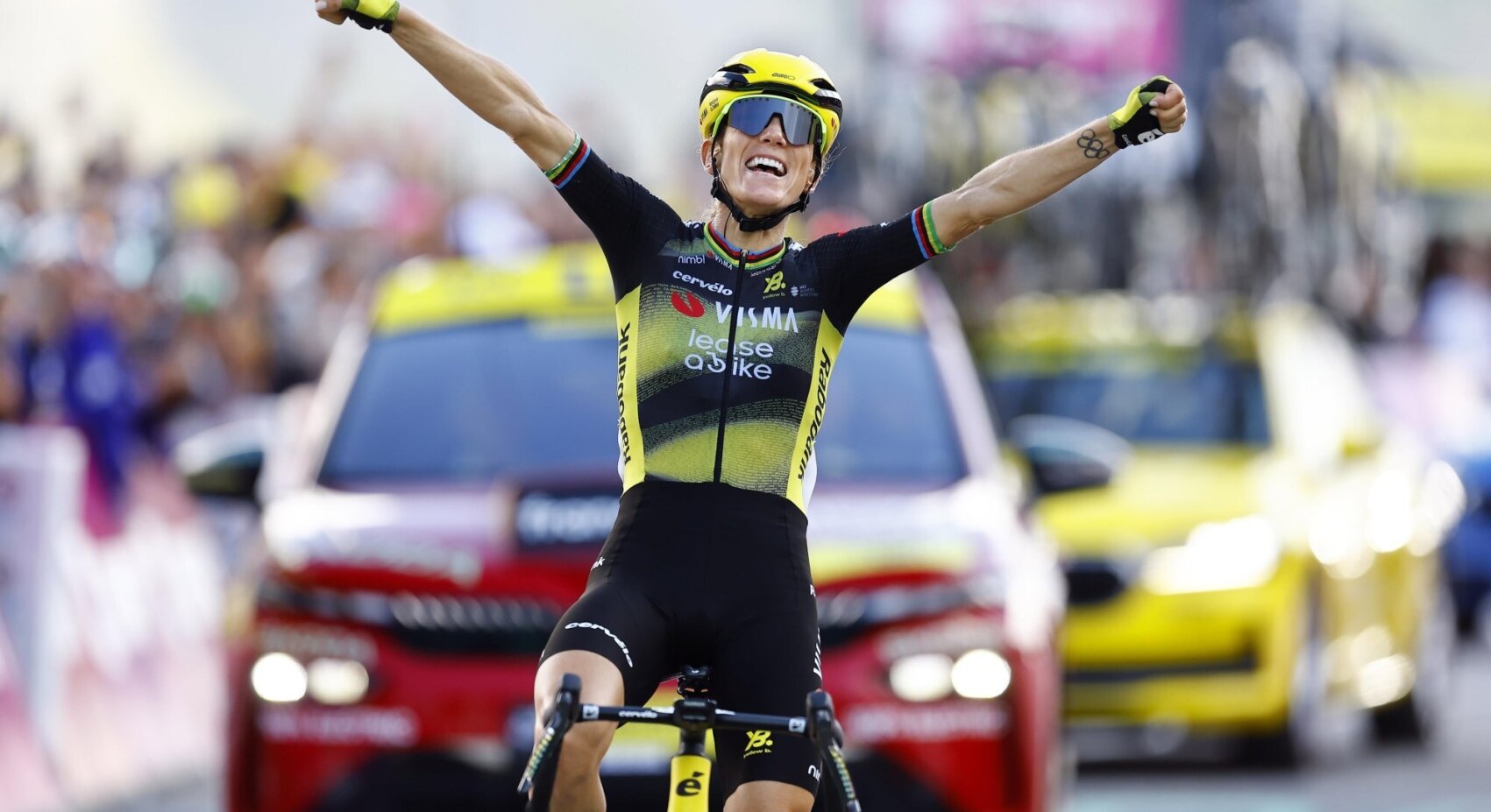 Ferrand-Prévot solos to victory in queen stage in Tour de France Femmes and takes yellow	