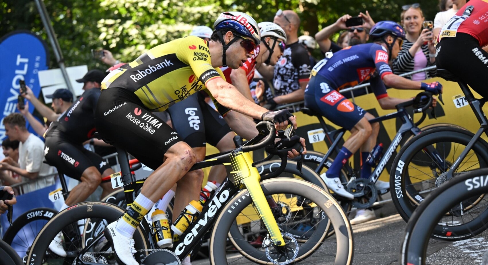 Van Aert in the mix in intense Cyclassics Hamburg	