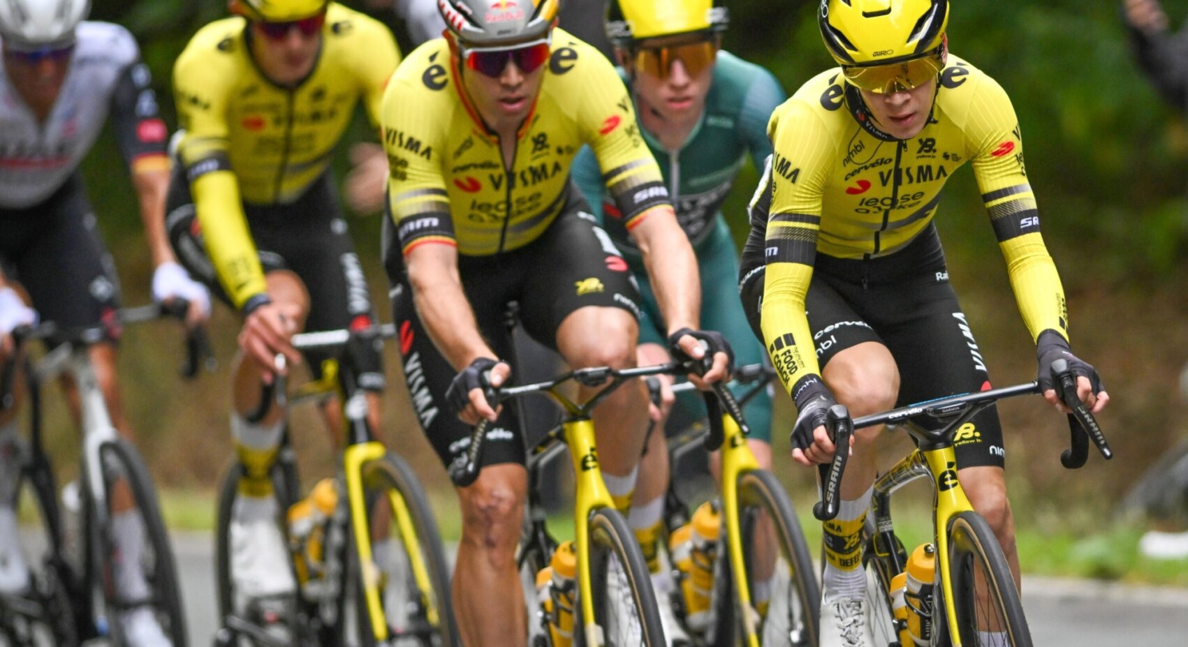 Brennan misses out on win in chaotic sprint	