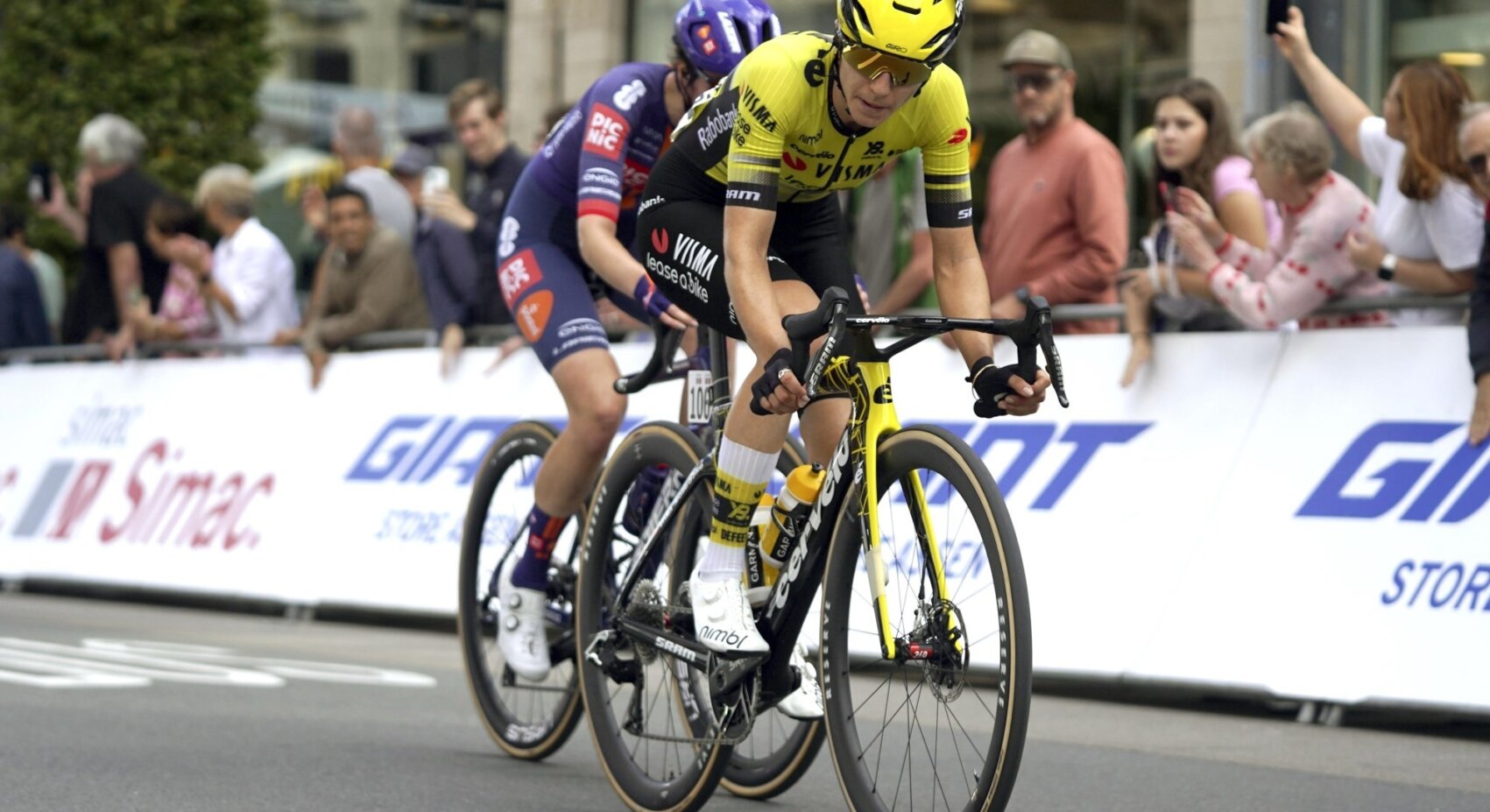 Vigié fifth after brave attack in opening stage of Simac Ladies Tour	