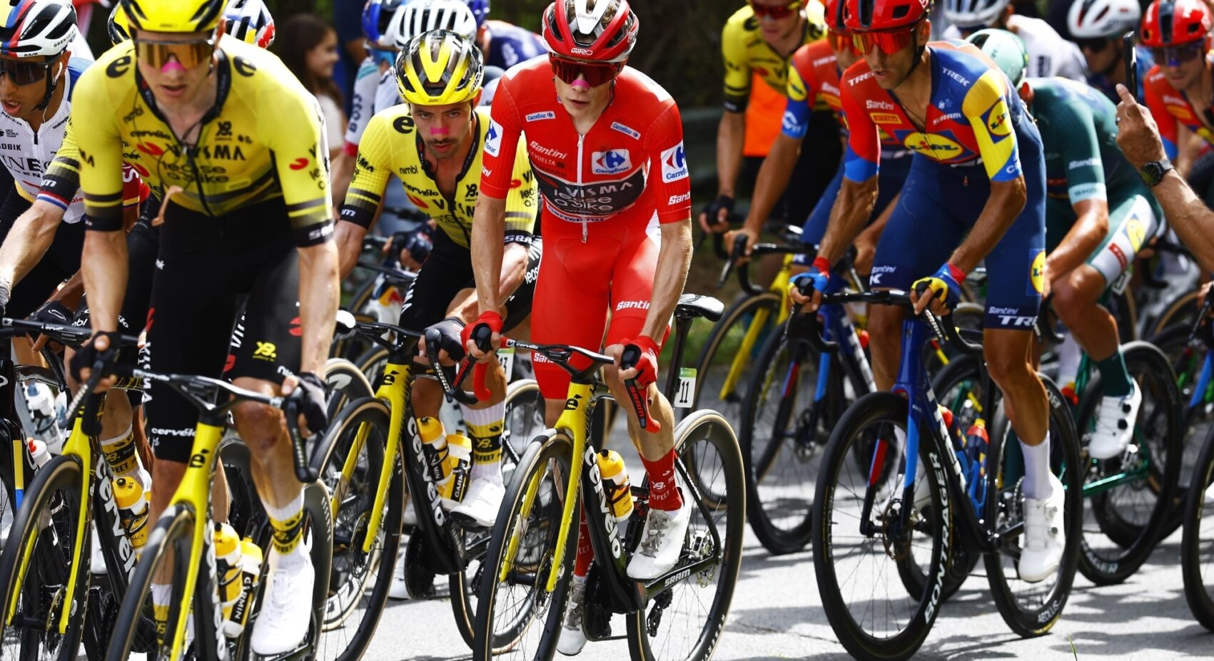 Strong team display by Team Visma | Lease a Bike in neutralised eleventh Vuelta stage	