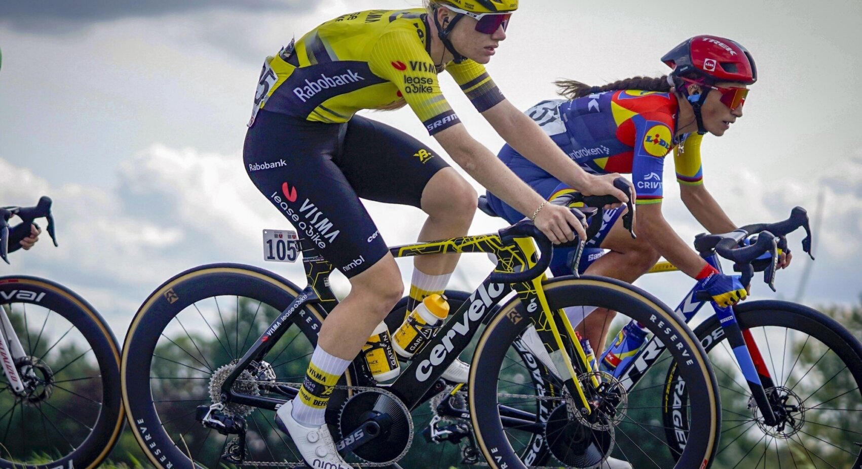 Veenhoven vierde na sterke teamprestatie in waaieretappe Simac Ladies Tour	