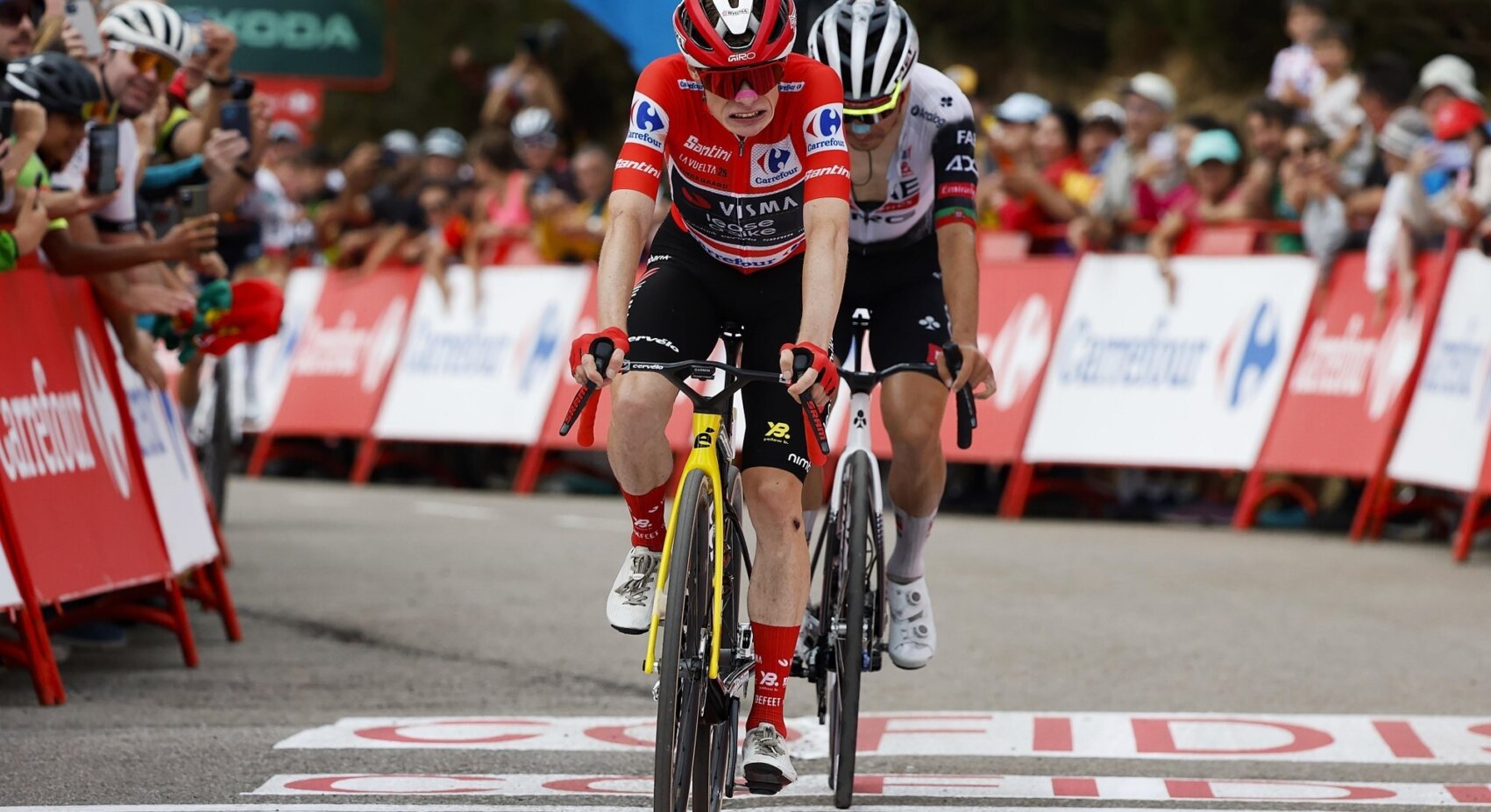 Vingegaard geeft geen duimbreed toe in bergetappe Vuelta a España	