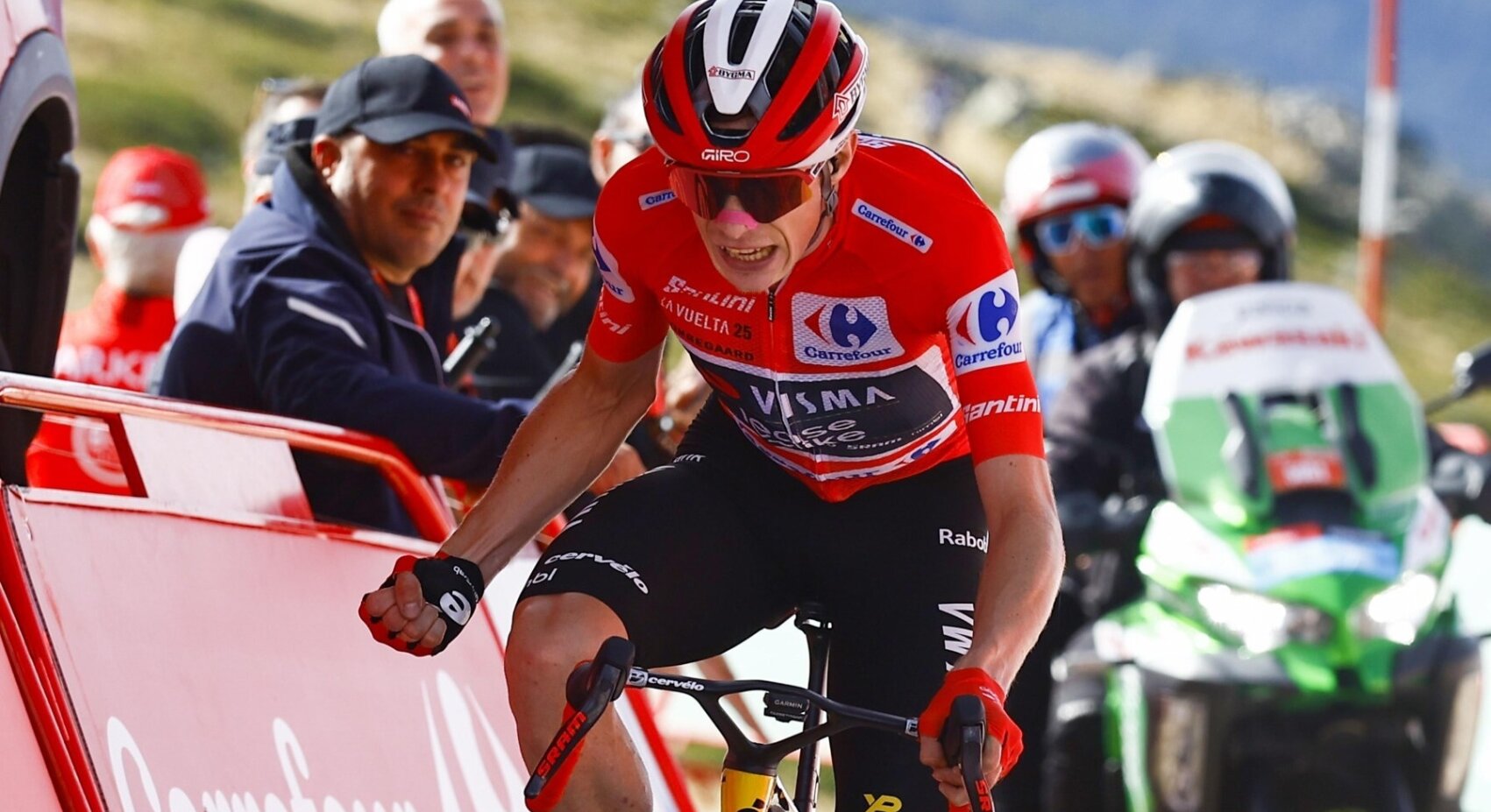 Vingegaard zet Vuelta a España naar zijn hand met rizege op Bola del Mundo	