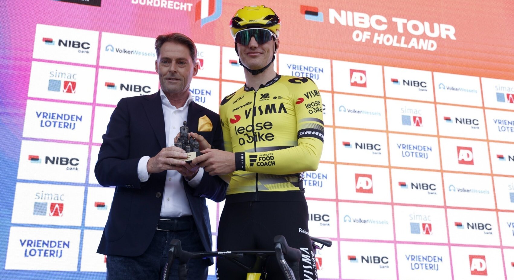 Kooij strandt op zucht van zege in eerste rit Tour of Holland	