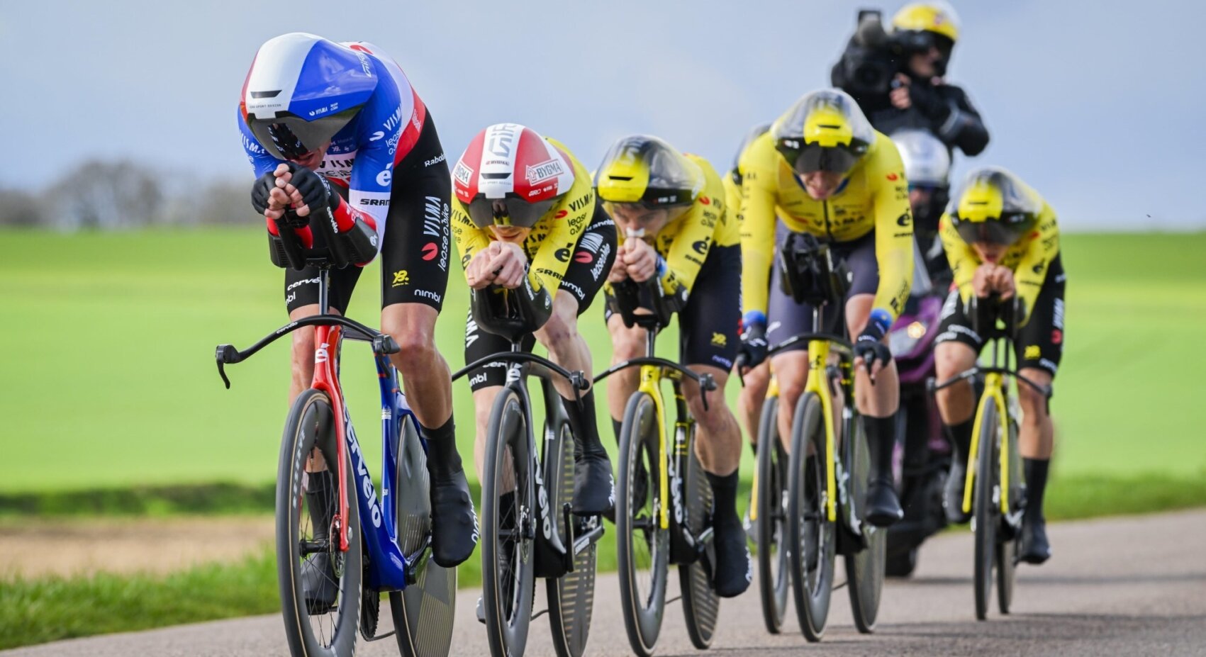 Team Visma | Lease a Bike snelt naar vierde plek in ploegentijdrit Parijs-Nice	