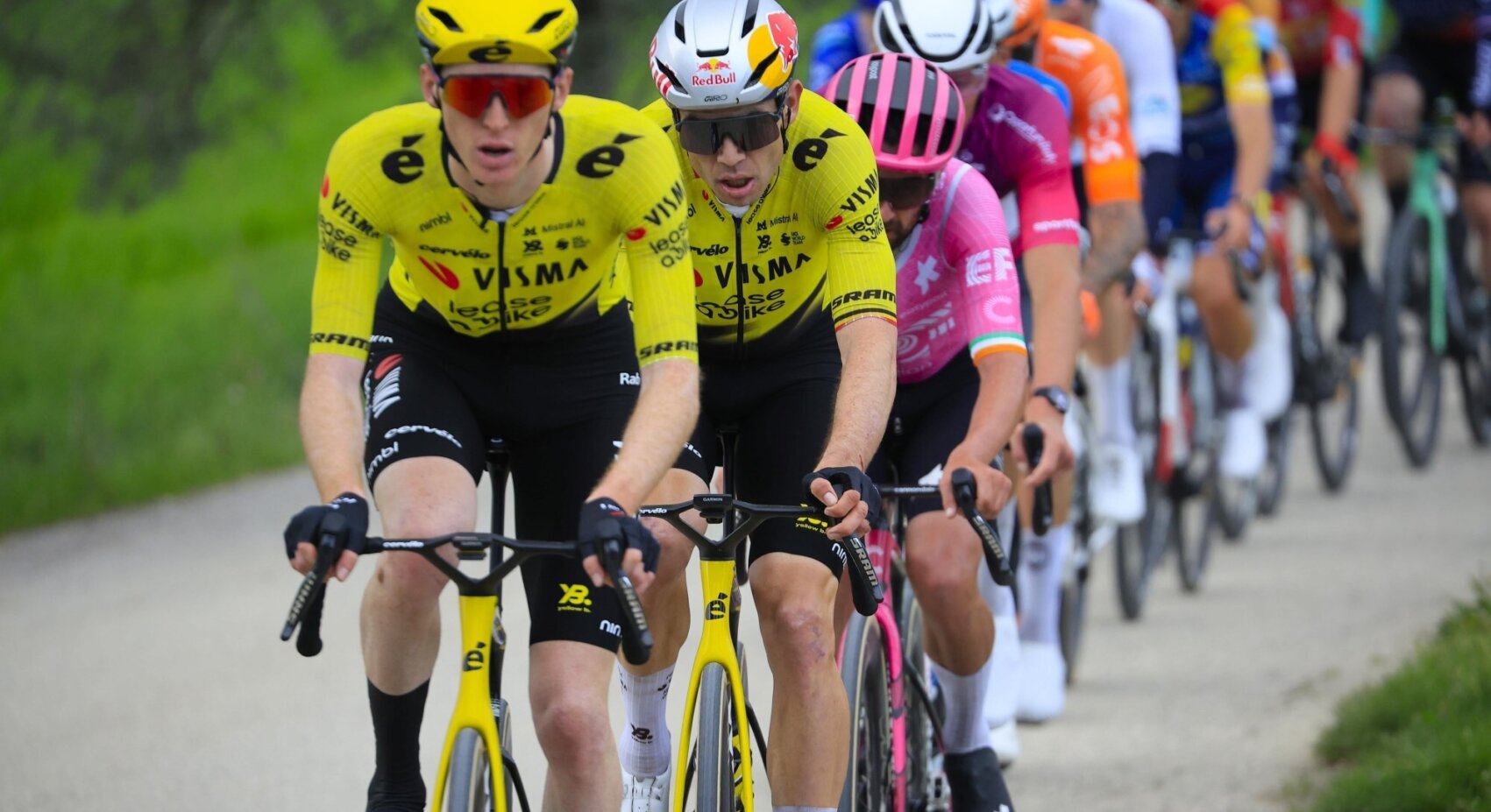 Fan Peloton talk: 'It’s lovely to see that everyone is rooting for each other'	