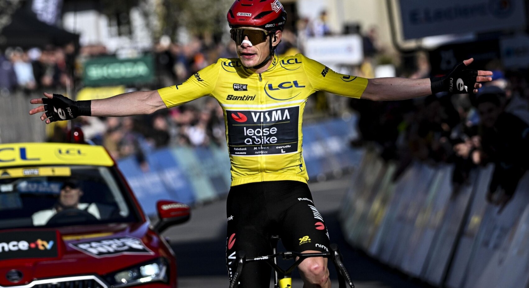 Impressive Vingegaard solos to second consecutive victory in Paris–Nice	