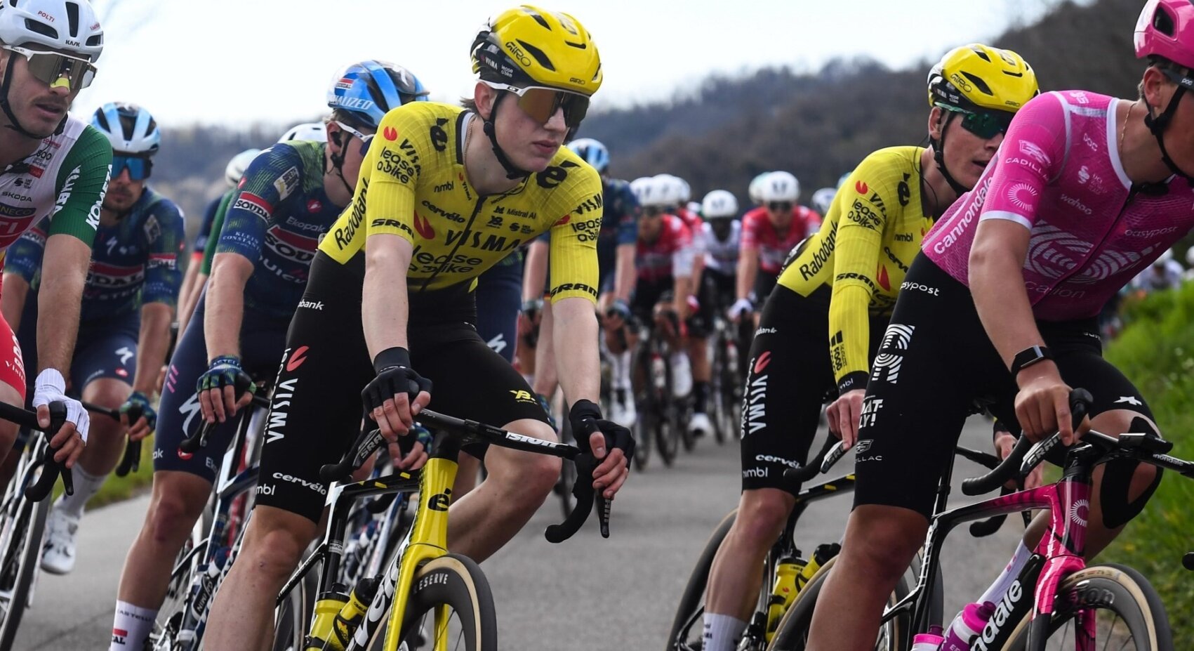 Team Visma | Lease a Bike houdt zich knap staande in derde etappe Coppi e Bartali	