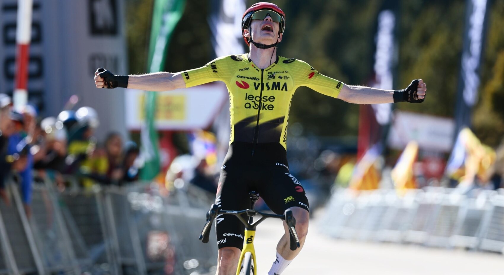 Vingegaard soleert naar zege en slaat dubbelslag in koninginnenrit Volta a Catalunya