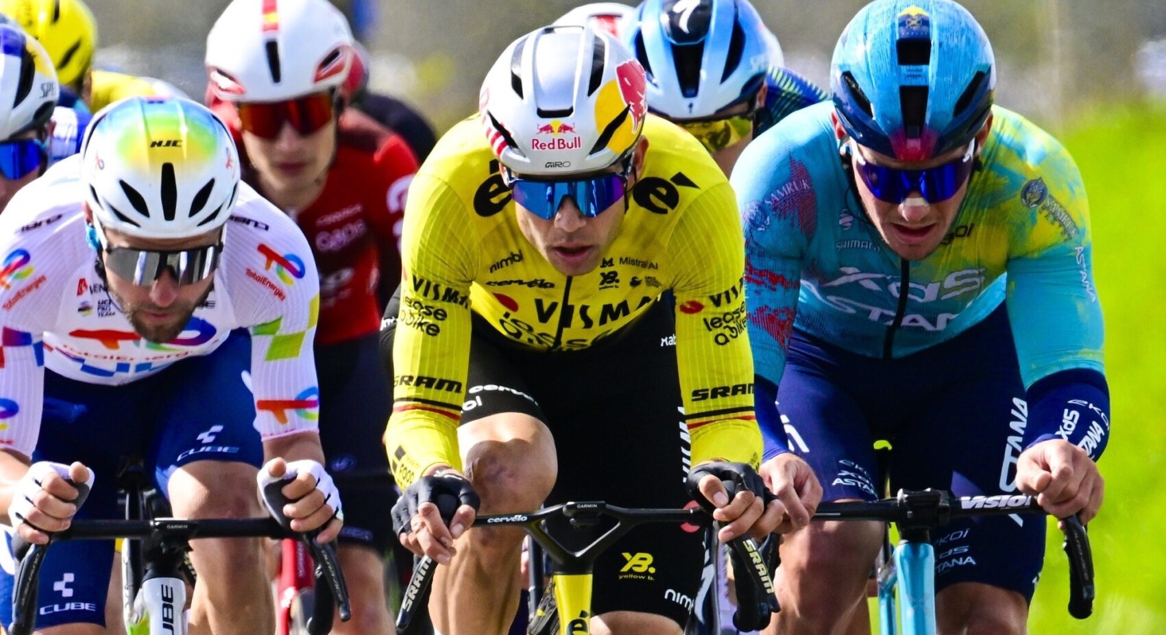 Liveblog In Flanders Fields men: Van Aert caught in final kilometer, Laporte sprints to third place	