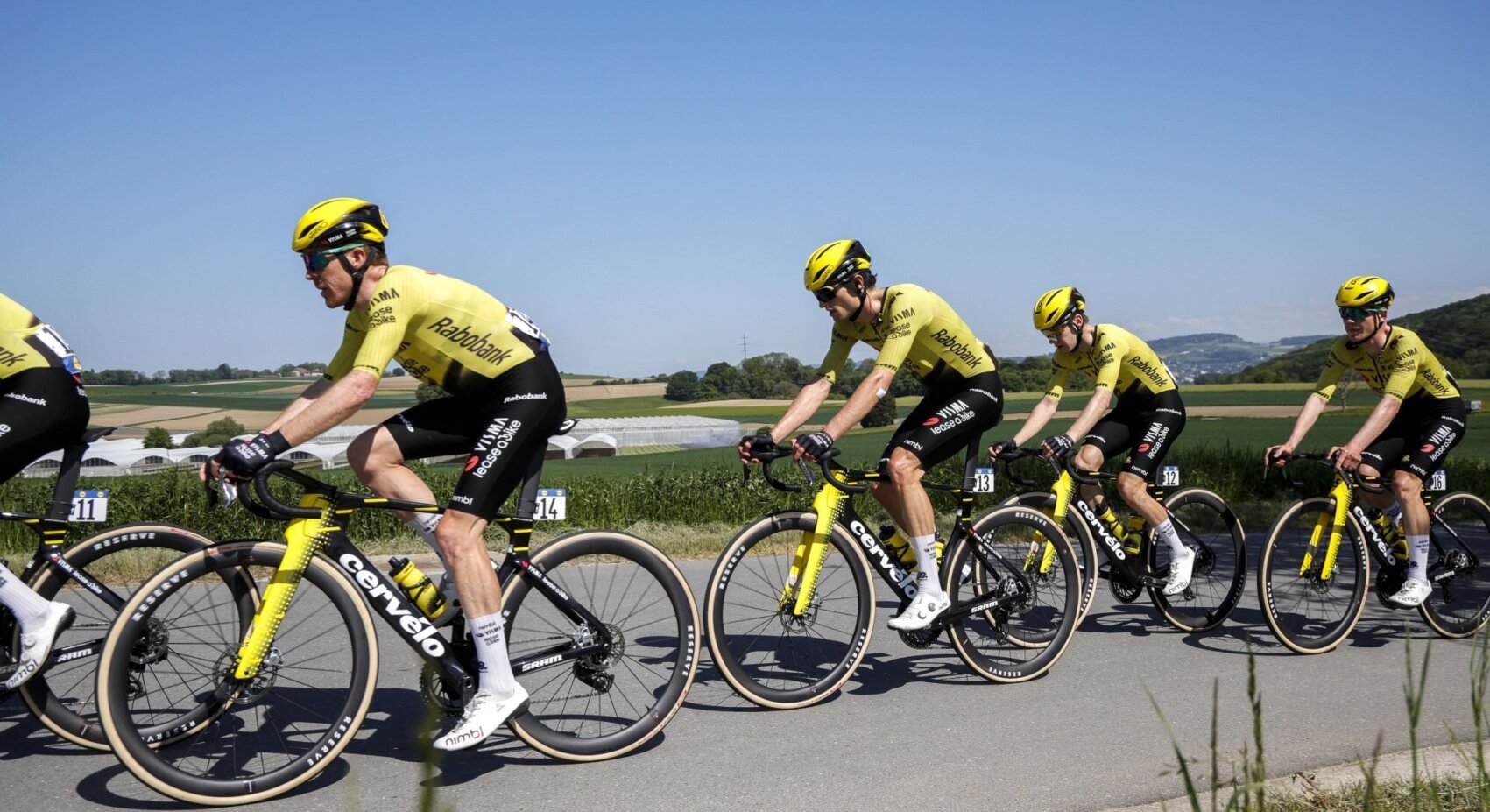 Team Visma | Lease a Bike sets sights on final weekend after smooth third stage of Tour de Romandie	