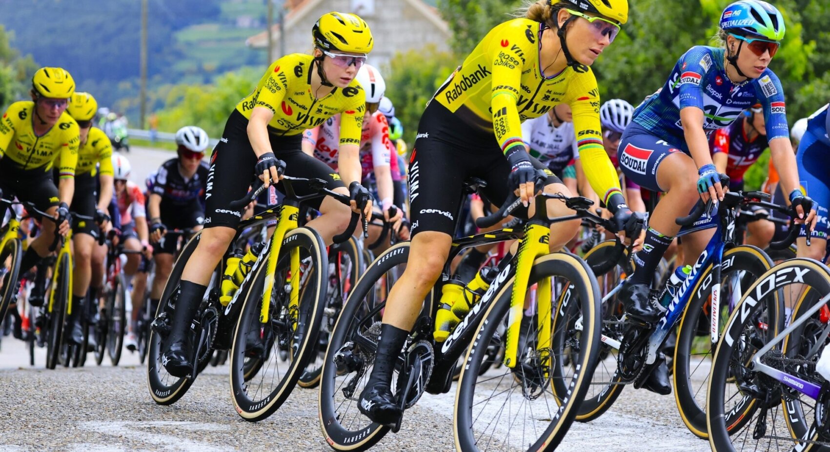 Vos fights back to seventh place after crash in opening stage of La Vuelta Femenina, Ferrand-Prévot ninth	
