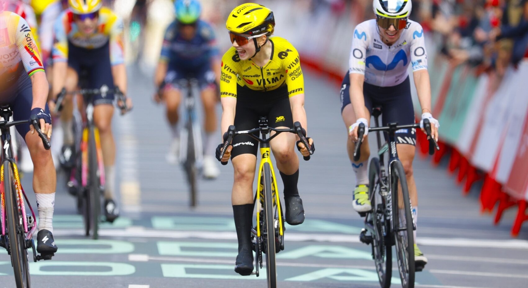 Van Dam secures an impressive third place for Team Visma | Lease a Bike in La Vuelta Femenina	