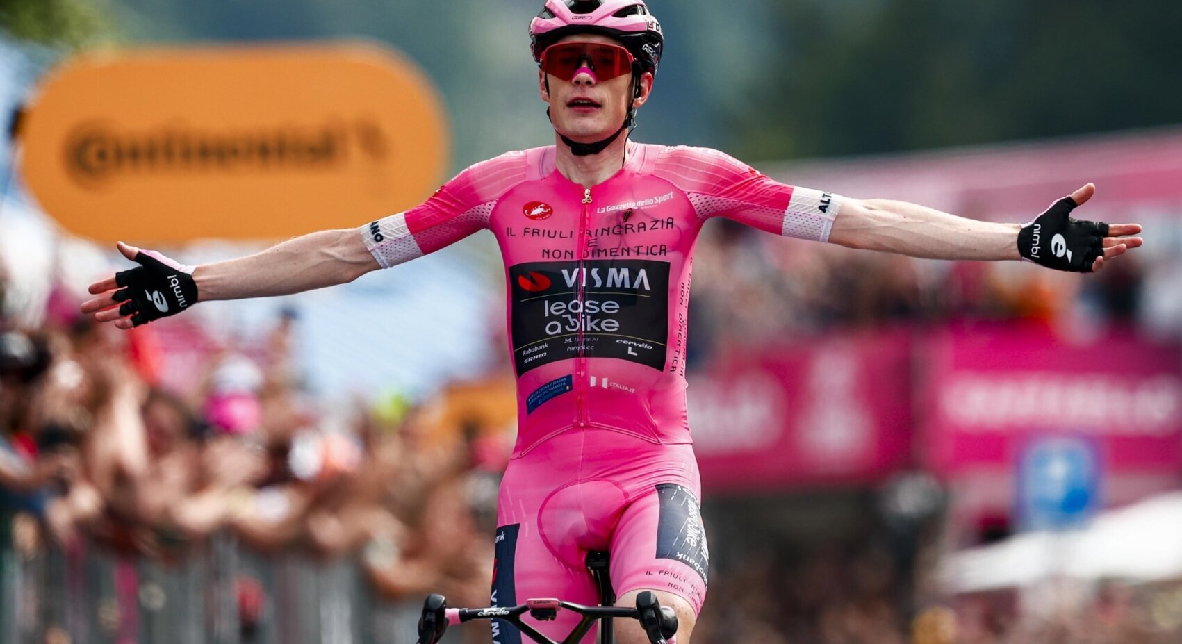 Vingegaard reinforces imminent Giro d’Italia victory with solo win in penultimate stage	