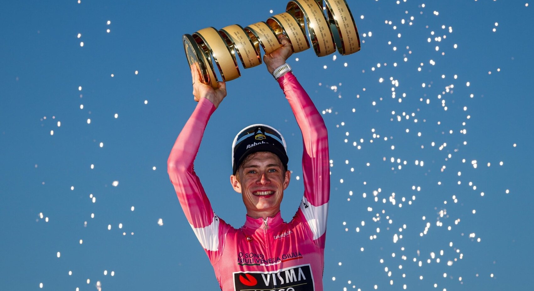 Vingegaard wins Giro d’Italia and makes history by completing the historic Grand Tour trilogy