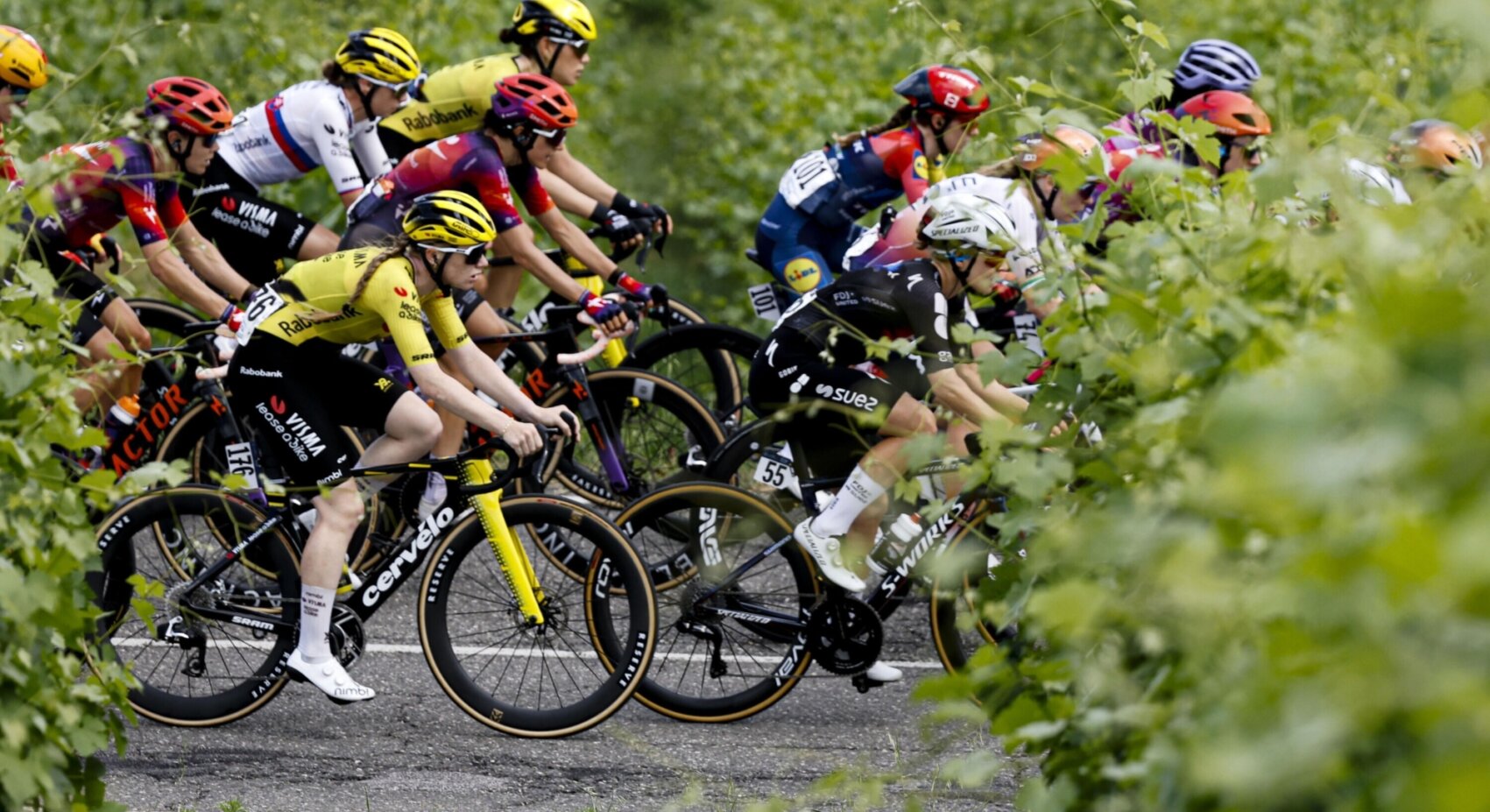 Team Visma | Lease a Bike zonder problemen door zevende Giro-etappe, focus op zware bergrit	