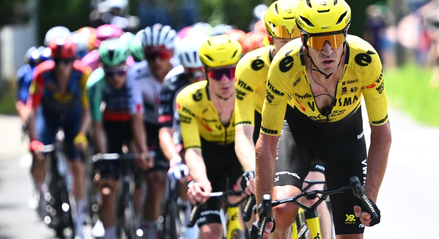 Liveblog Tour Auvergne - Rhône-Alpes: Breakaway holds on to the very end