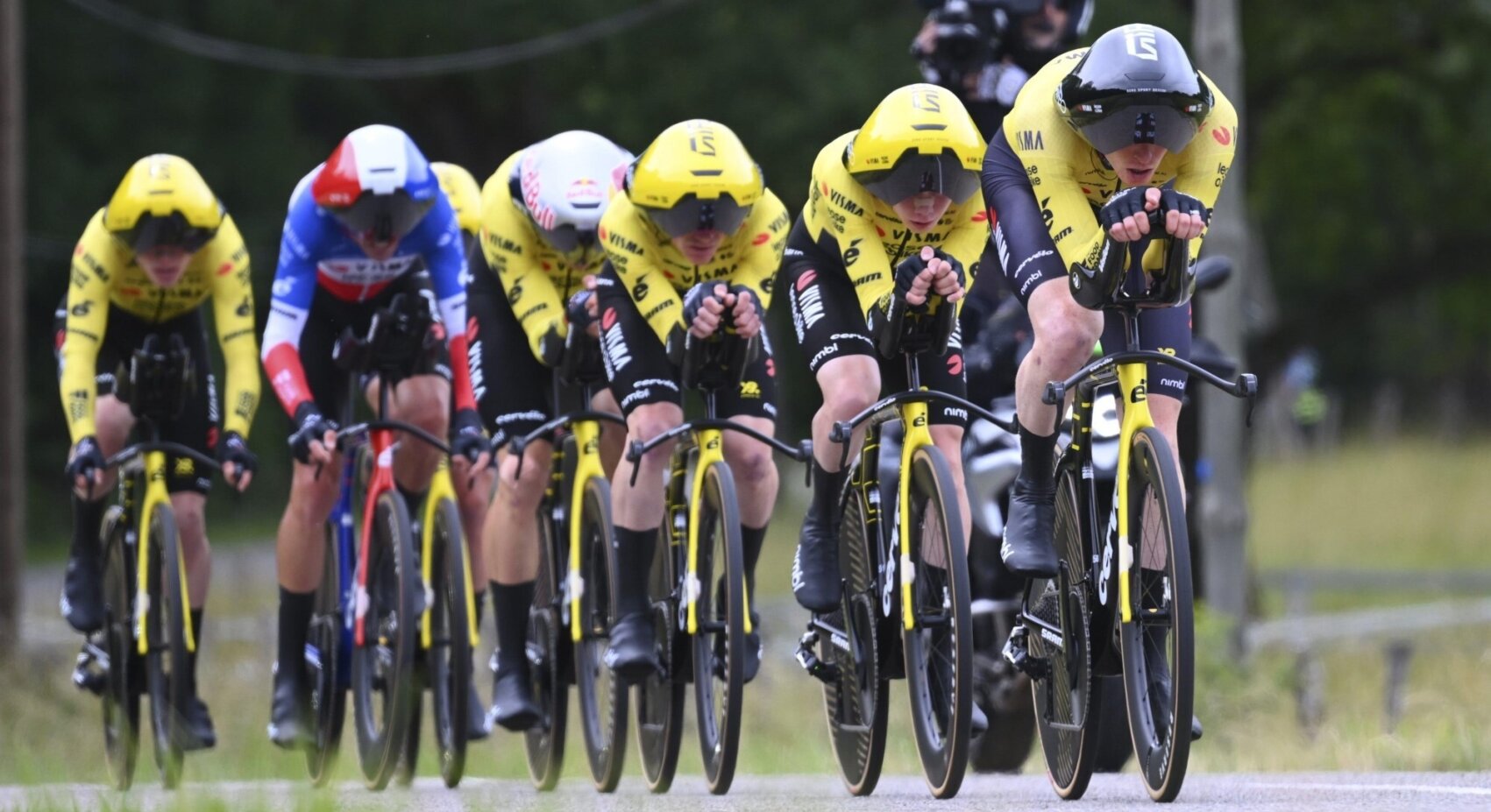 Team Visma | Lease a Bike triomfeert in ploegentijdrit Tour Auvergne-Rhône-Alpes