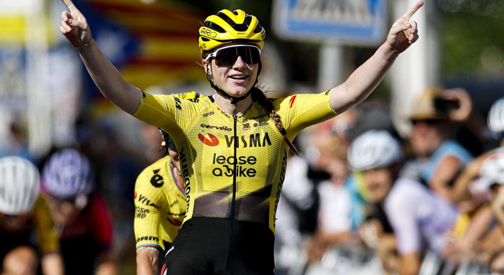 Veenhoven bekroont sterk ploegenspel met overwinning in eerste etappe Volta a Catalunya, Vos tweede