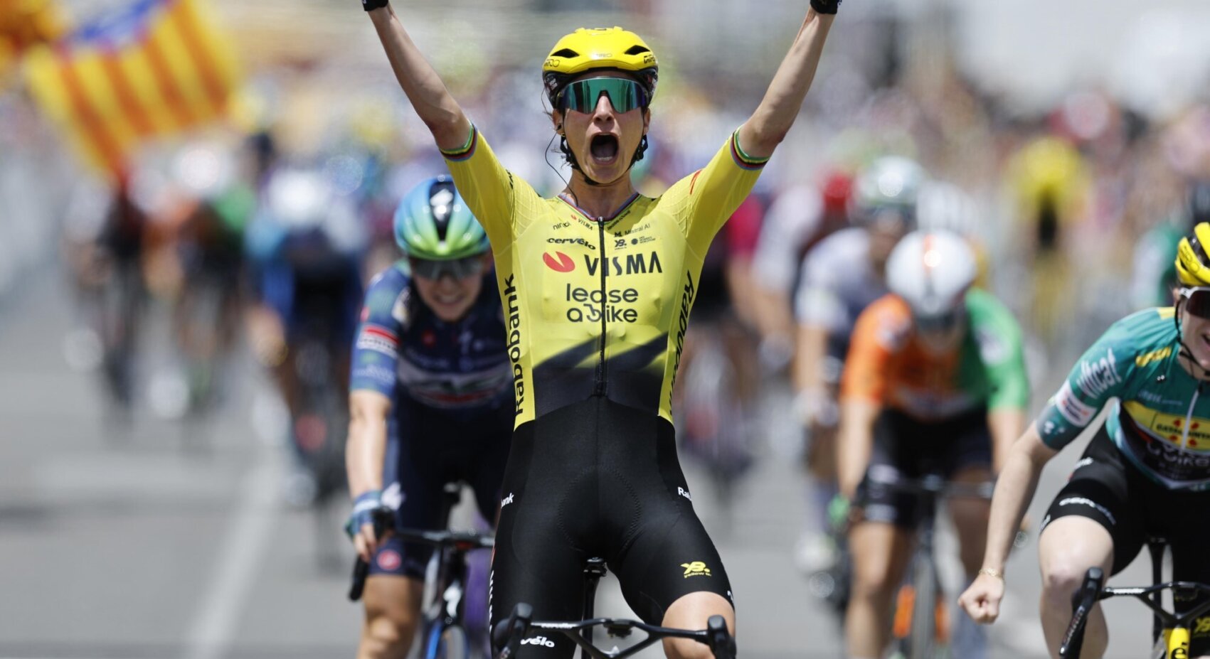 Vos sprint in slotrit Volta a Catalunya naar eerste zege van het seizoen