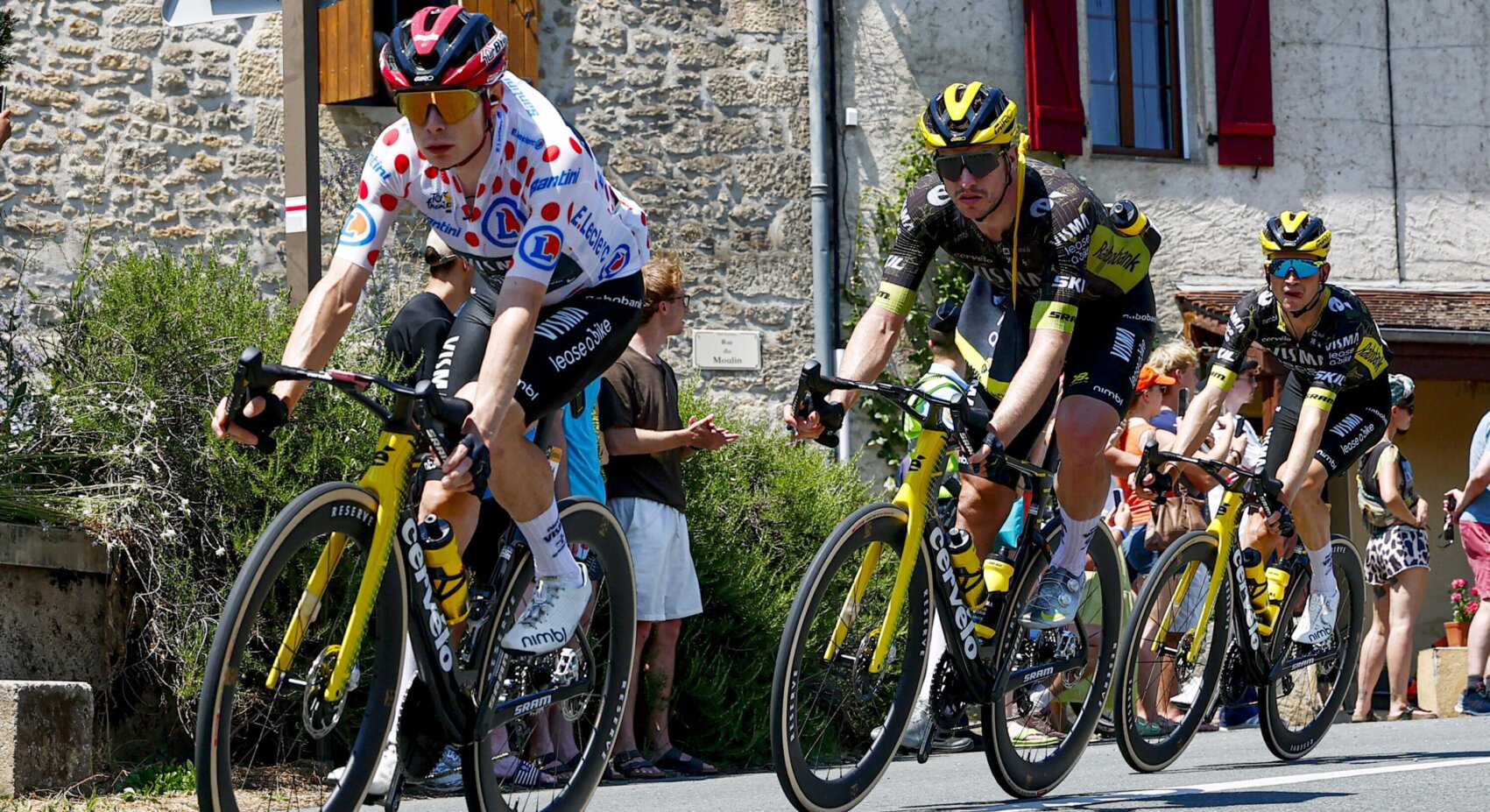 Team Visma | Lease a Bike comes strongly through eighth stage of the Tour de France.