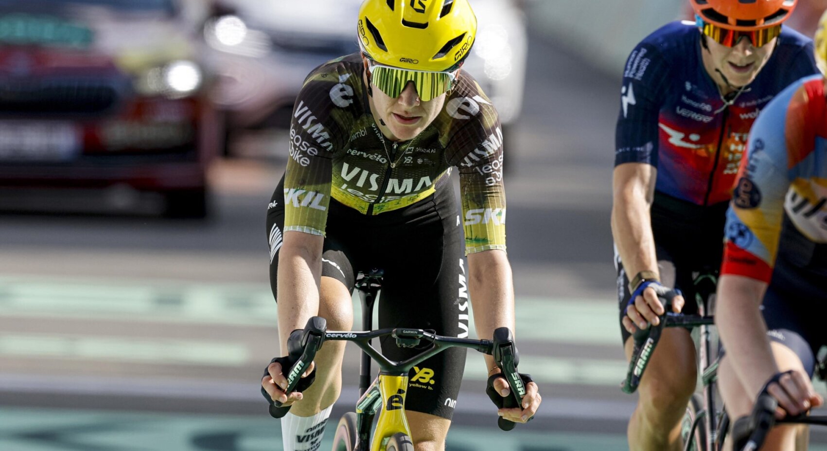 Strong attacking performance sees De Vries move into top ten at Tour de France Femmes