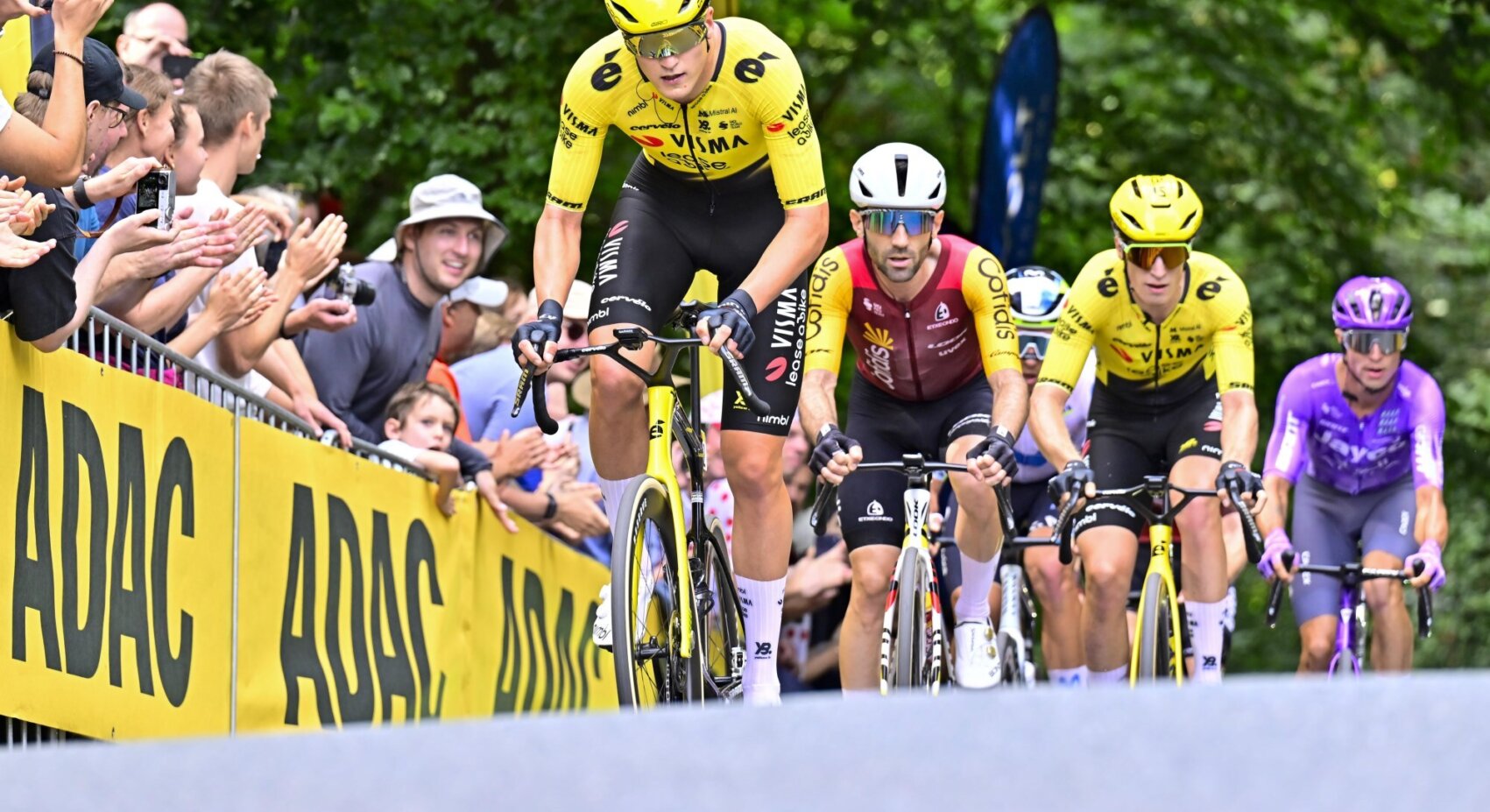 Team Visma | Lease a Bike toont aanvallende intenties in ADAC Cyclassics