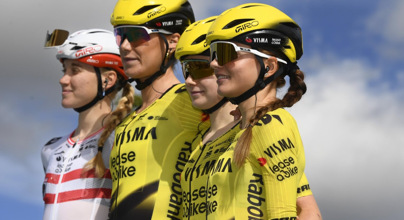 Van Dam knokt zich na val naar vierde plek in Pointe du Raz Ladies Classic	