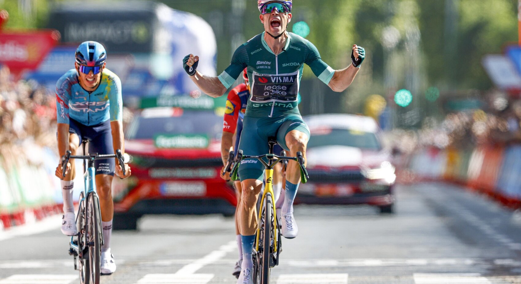 Van Aert sprint naar tweede ritzege in Vuelta