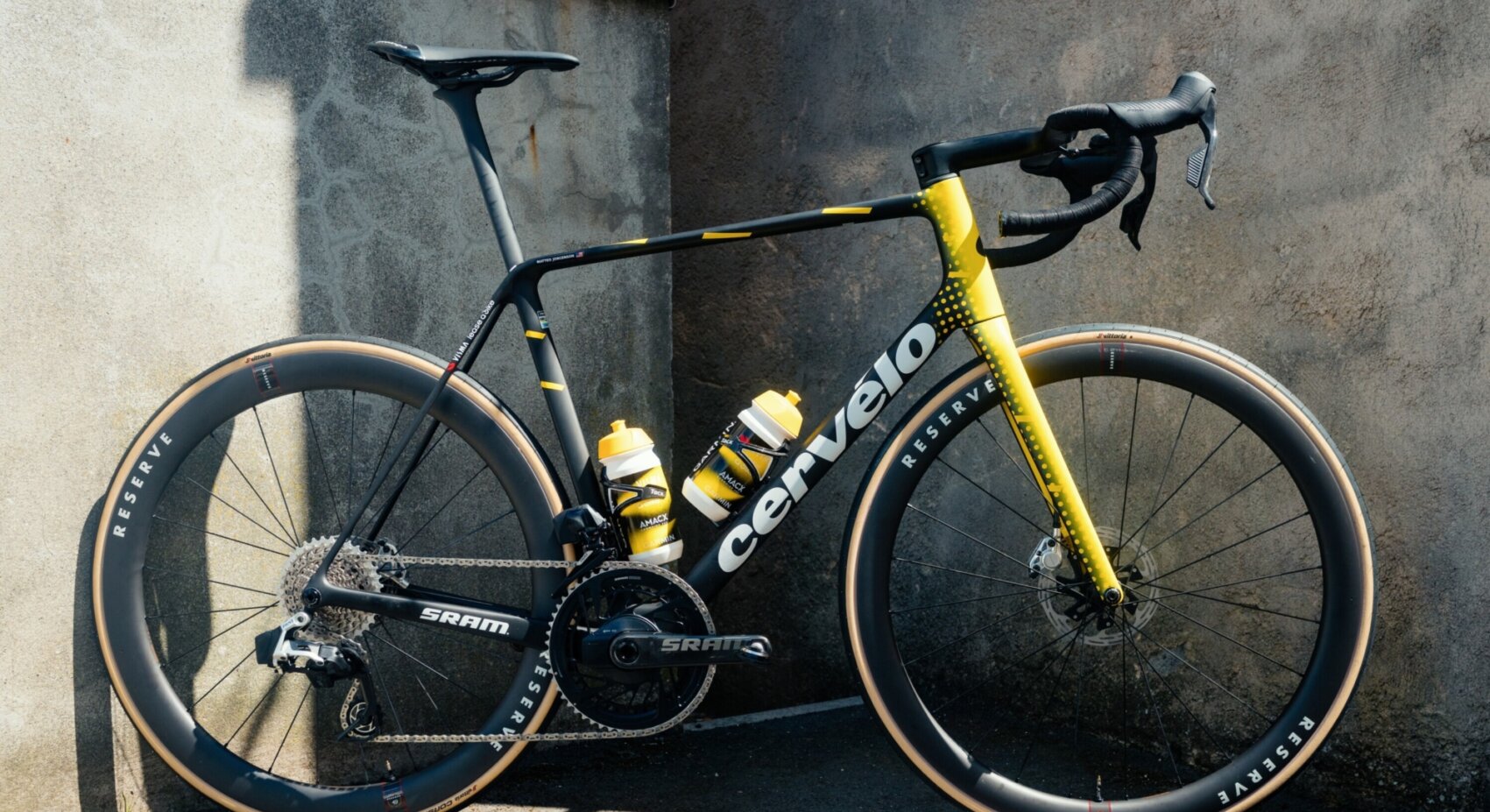 Ontdek de nieuwe Cervélo R5, de klimfiets van Team Visma | Lease a Bike	