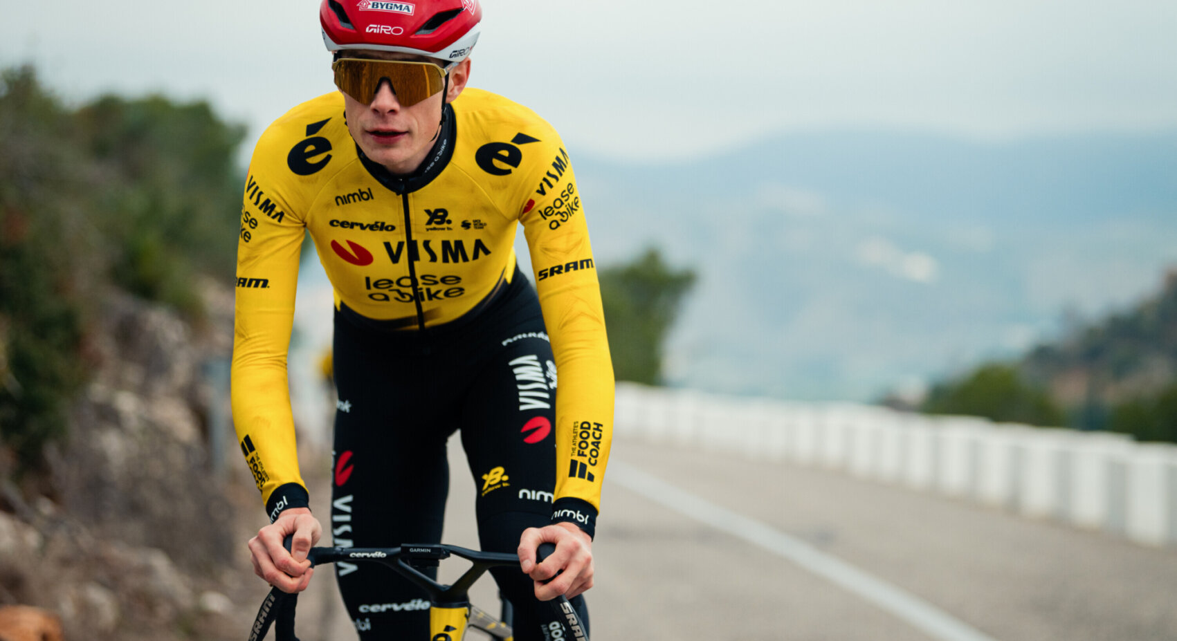 Jonas Vingegaard will not start in UAE Tour	