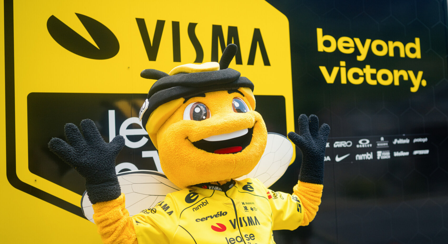 Team Visma | Lease a Bike gives the Bees a face with new mascot