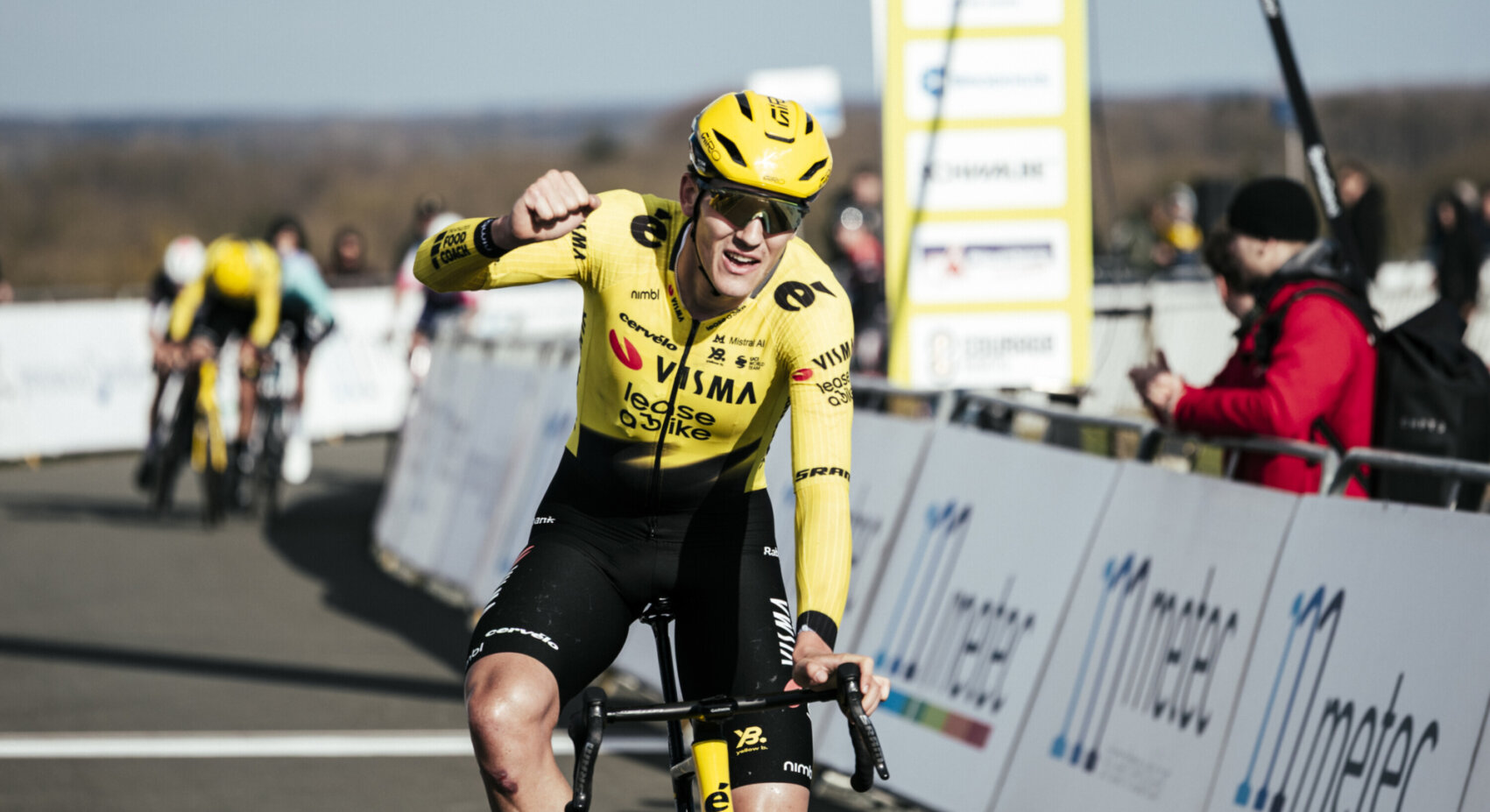 Na sterke teamprestatie maakt Barry indruk met eerste zege in Metec Olympia’s Tour	